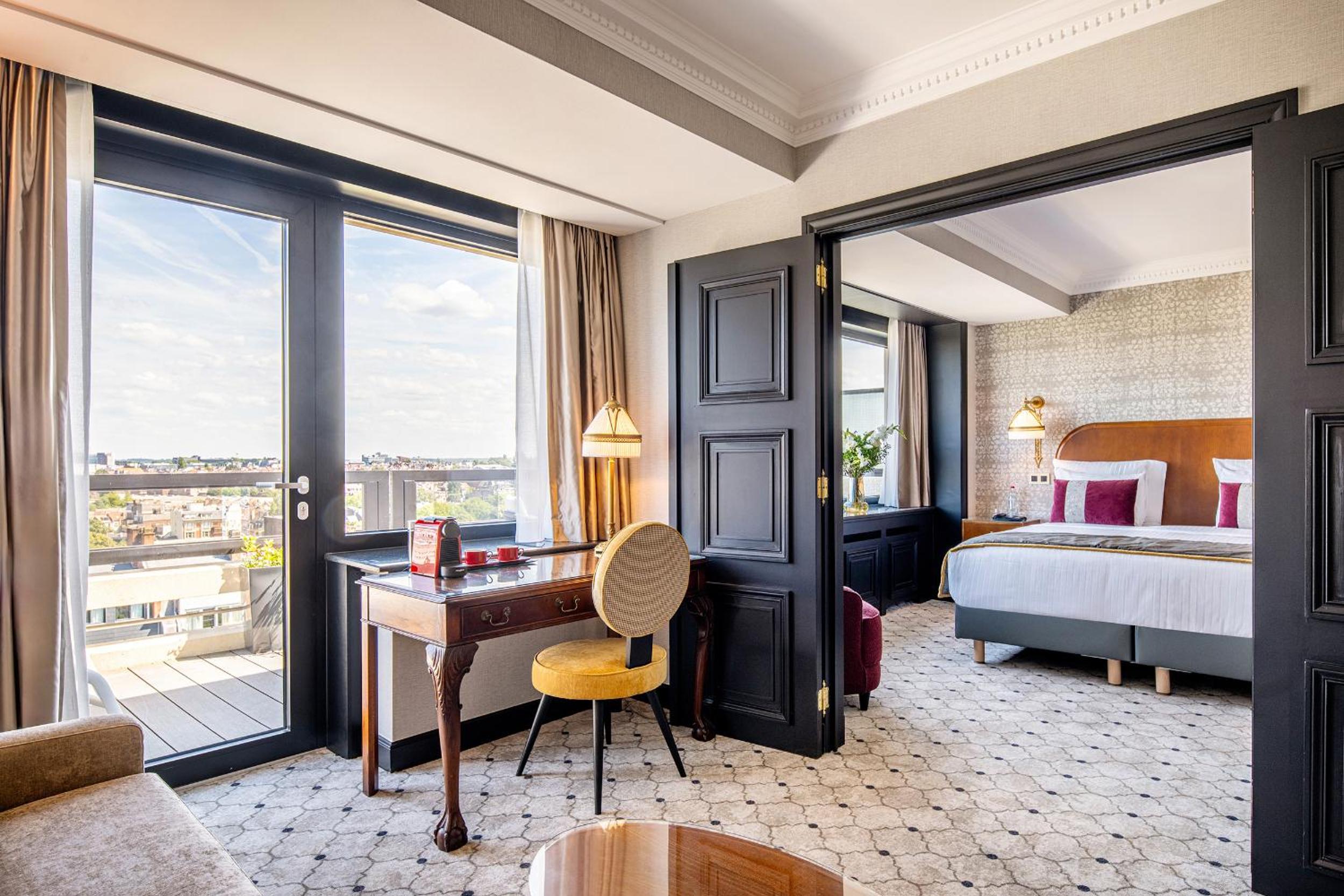 Executive Suite with City View - Photo 11