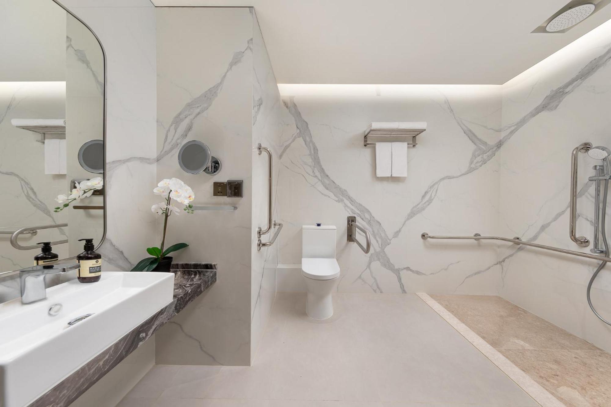 Studio Deluxe – Accessible Studio Deluxe – Accessible