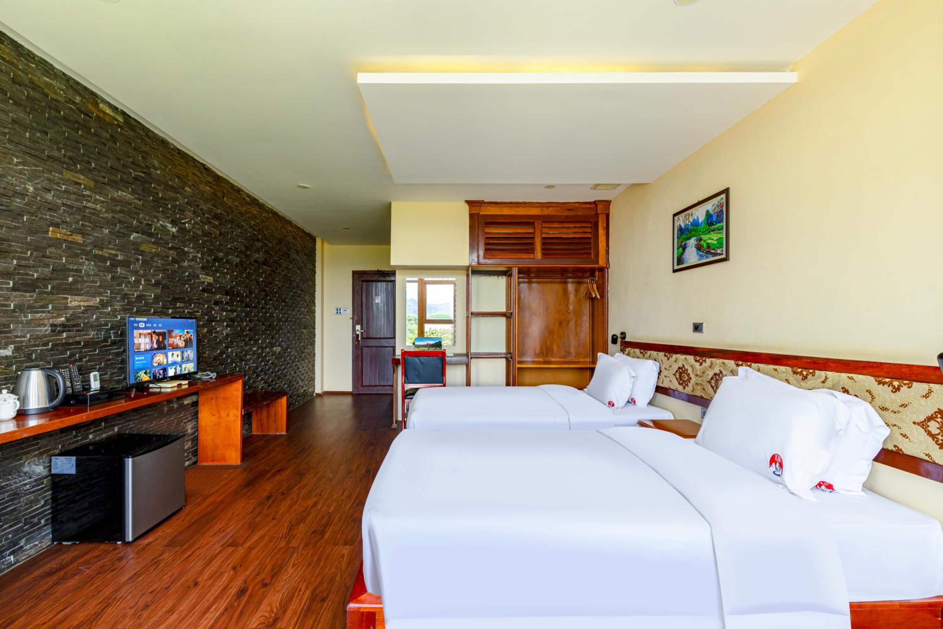 Deluxe Twin Room photo 2