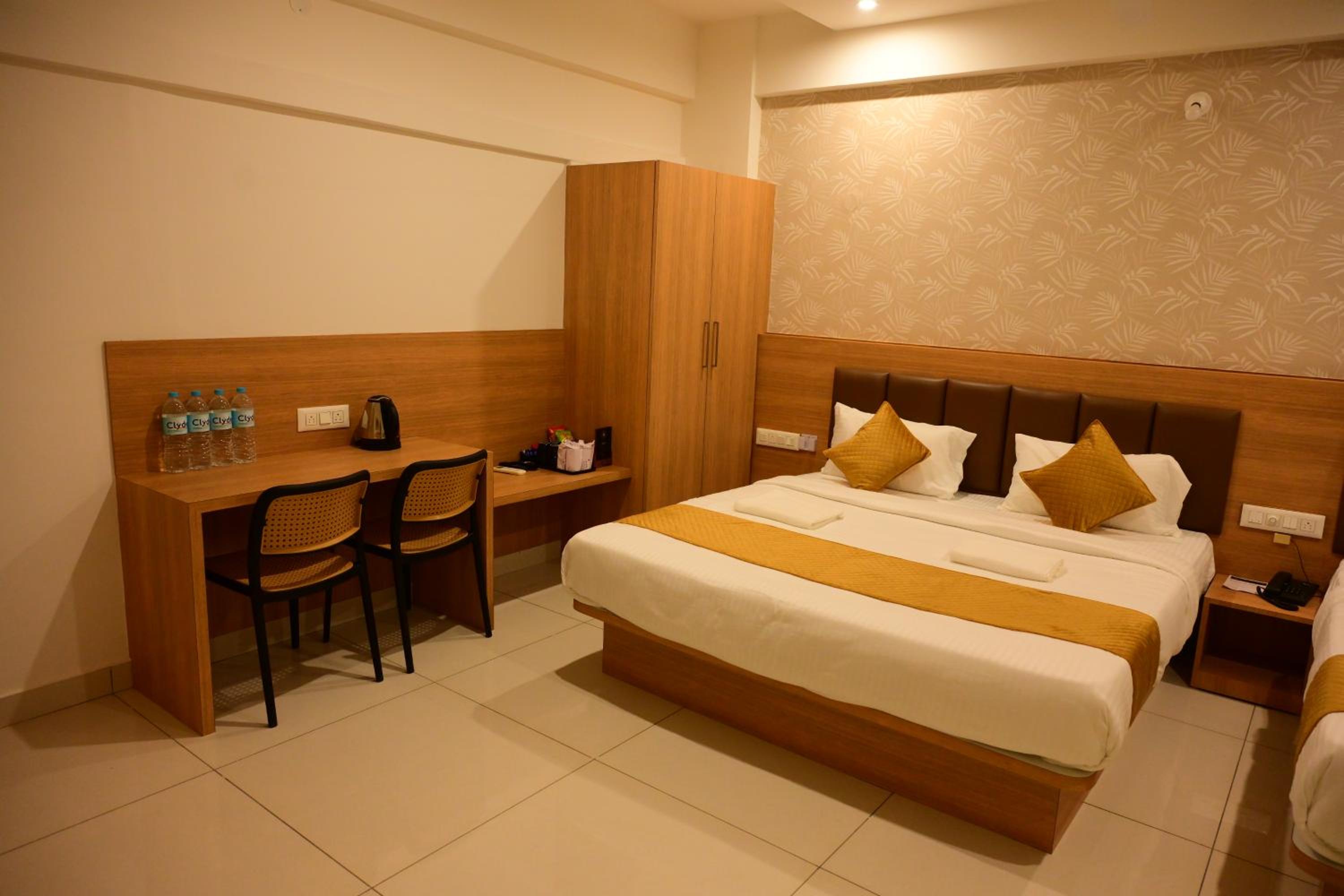 Deluxe Room - Photo 1