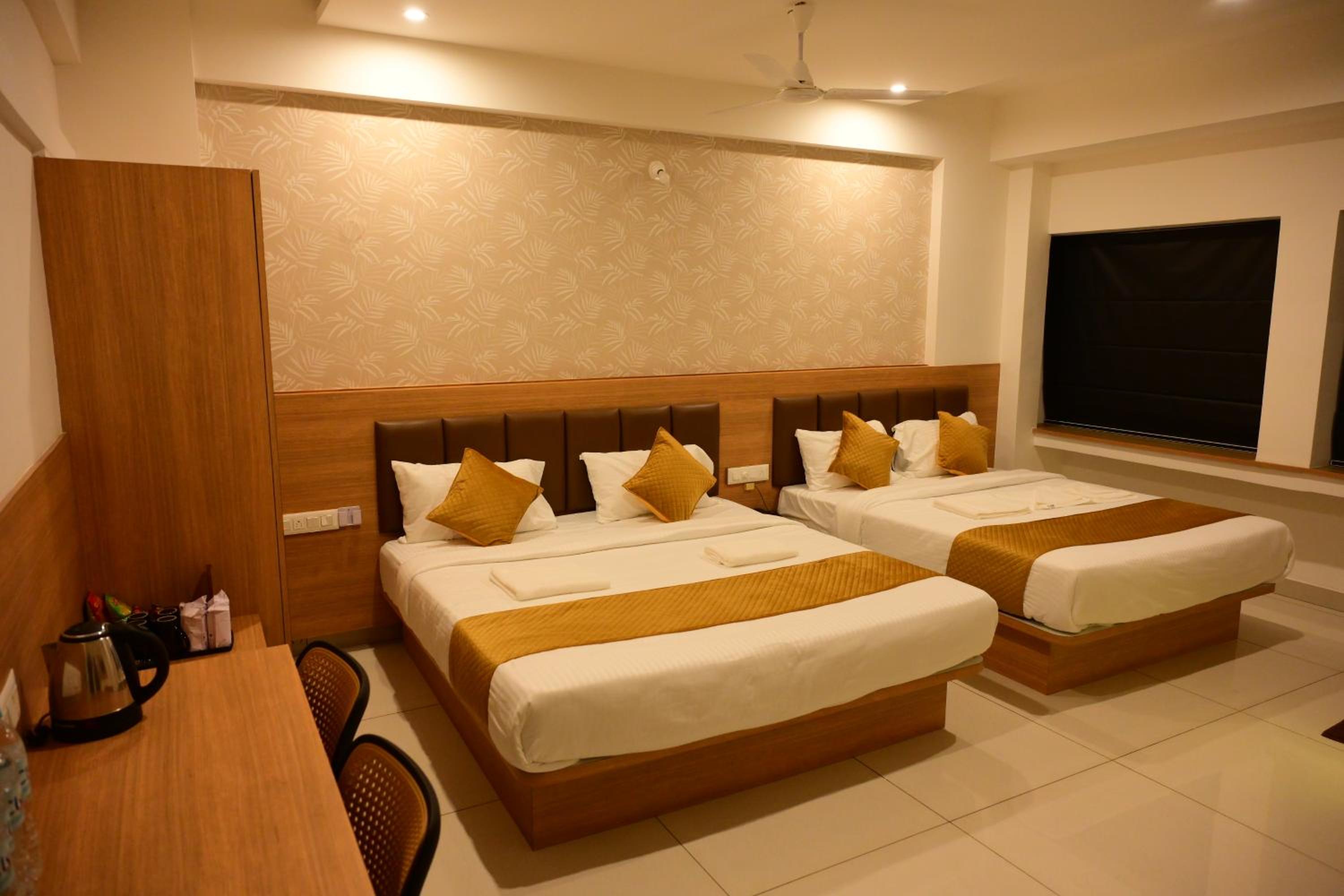 Deluxe Family Room - Photo 3