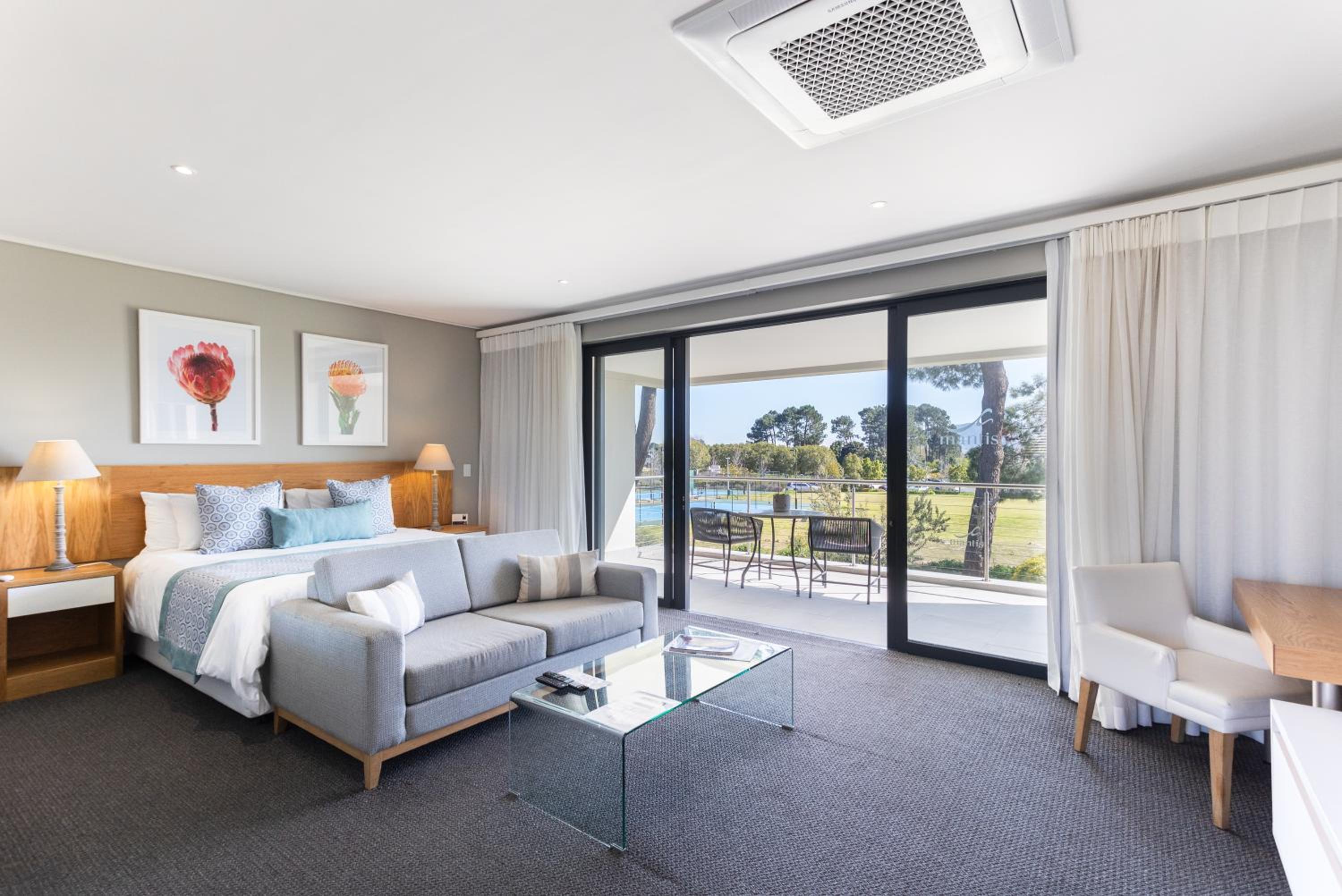 One-Bedroom Suite With Club View