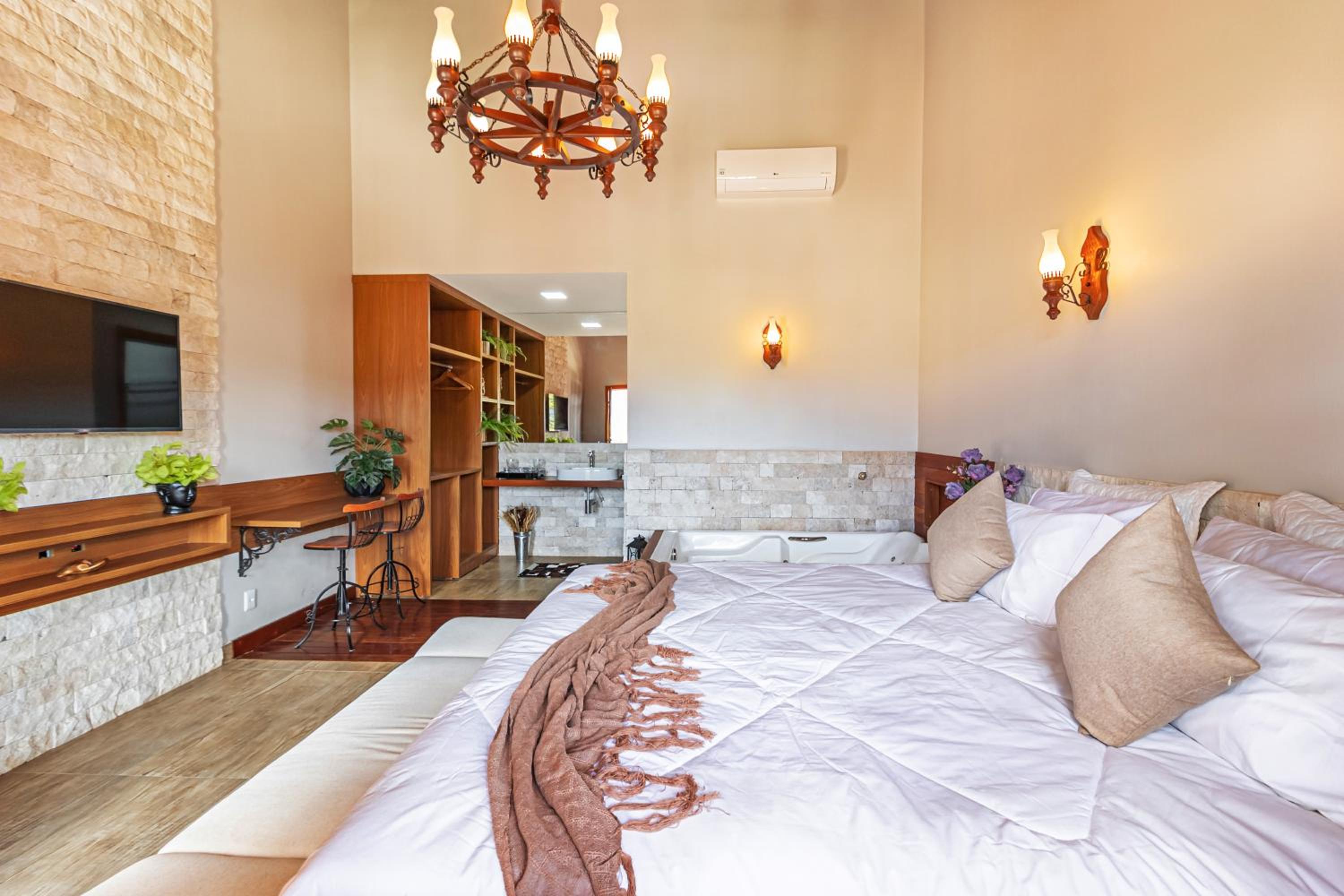 Queen Room with Spa Bath photo 3