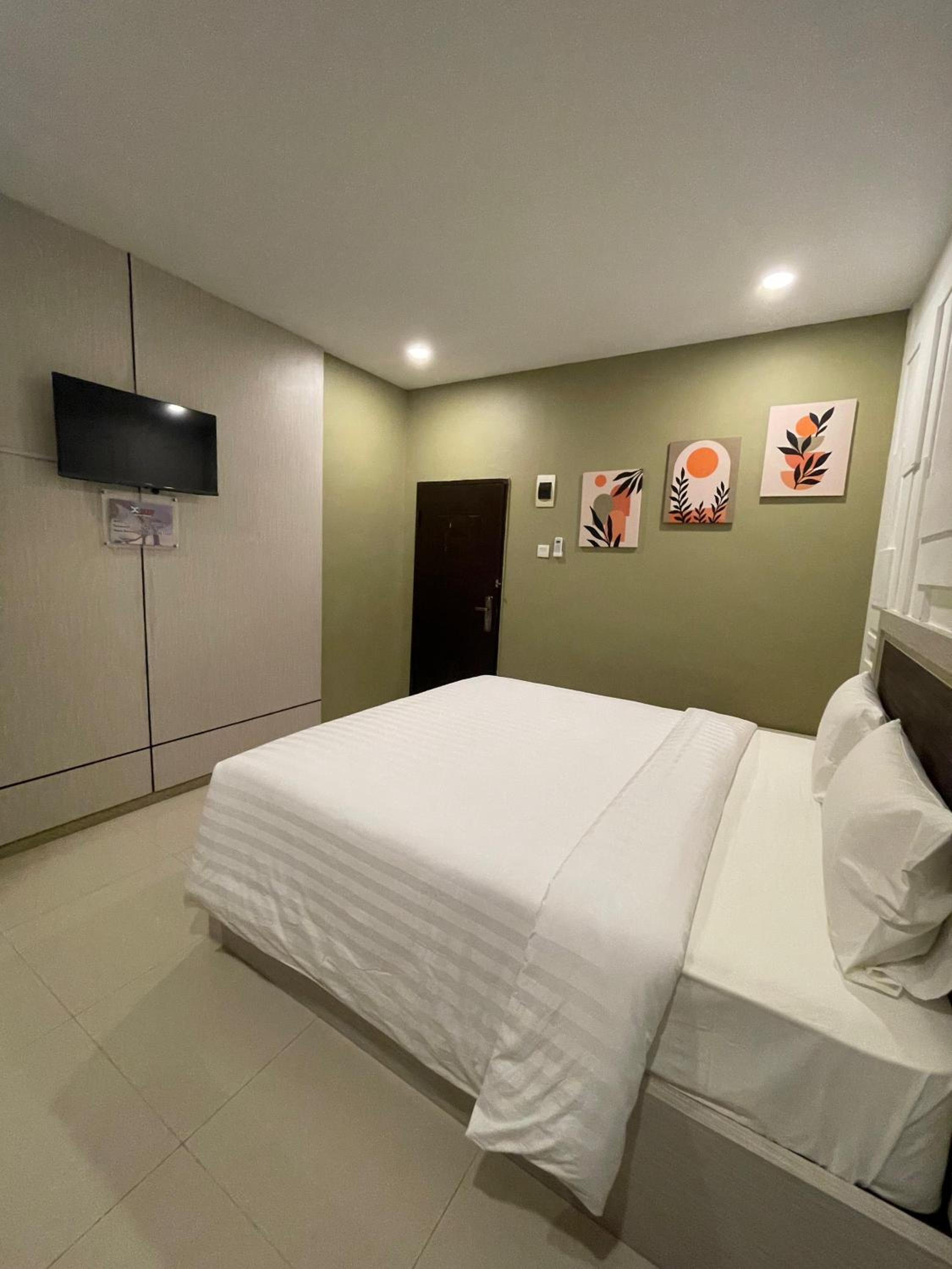 Deluxe Room (2 Adults + 1 Child) photo 1