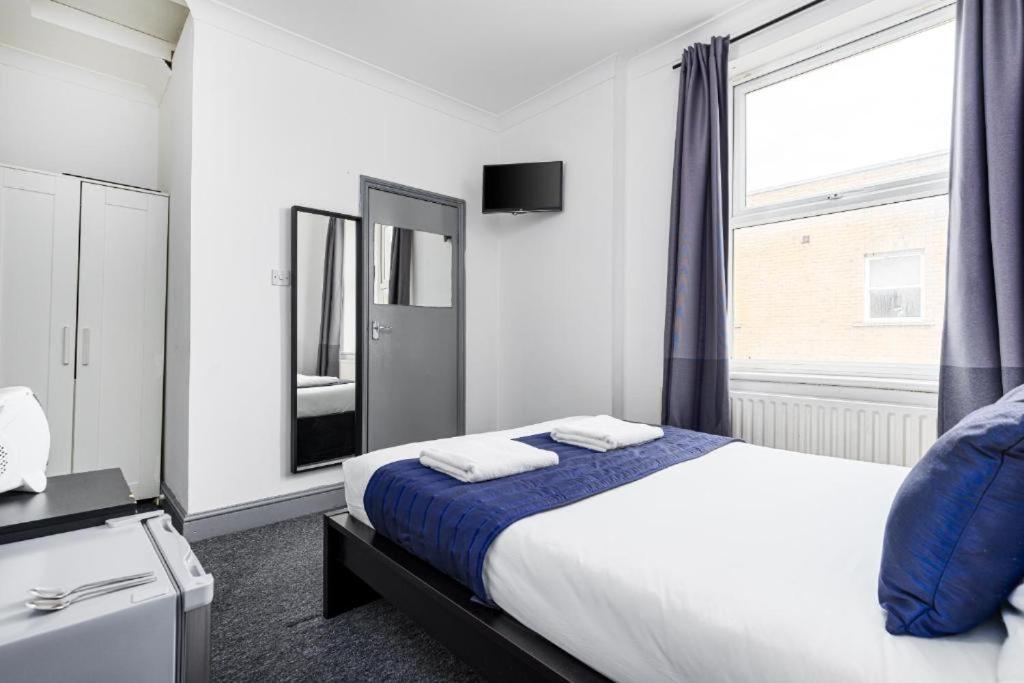 Budget Double Room photo 1
