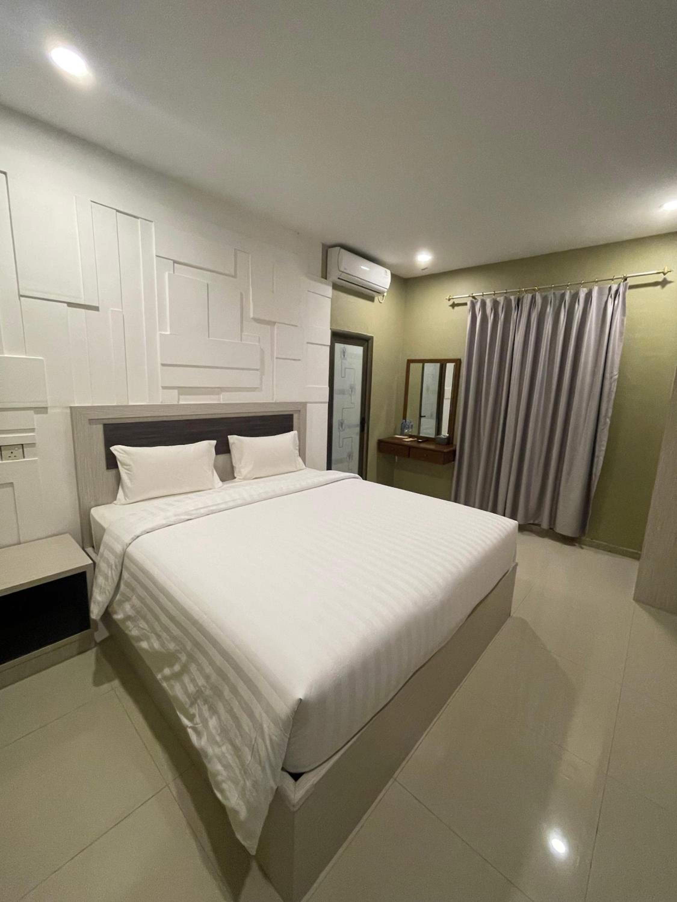 Deluxe Room (2 Adults + 1 Child) photo 3