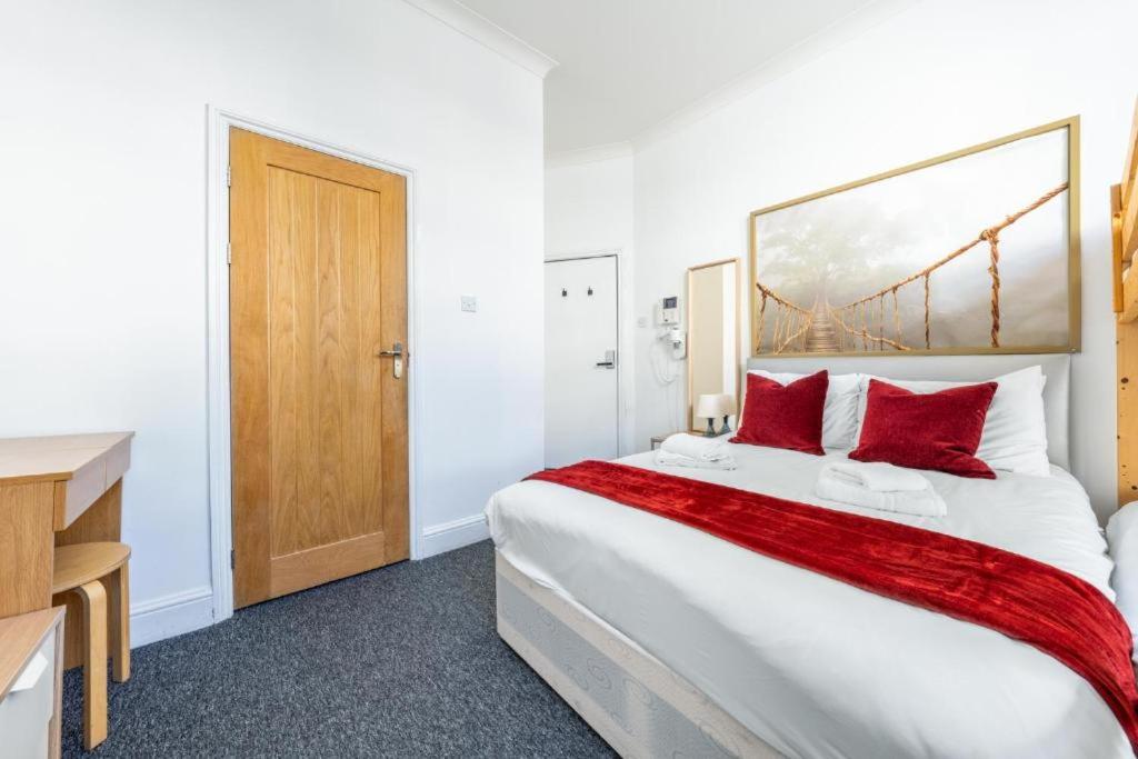Economy Double Room photo 1