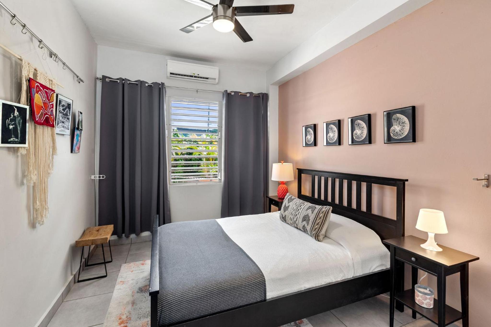 Deluxe Queen Room with Garden View photo 3