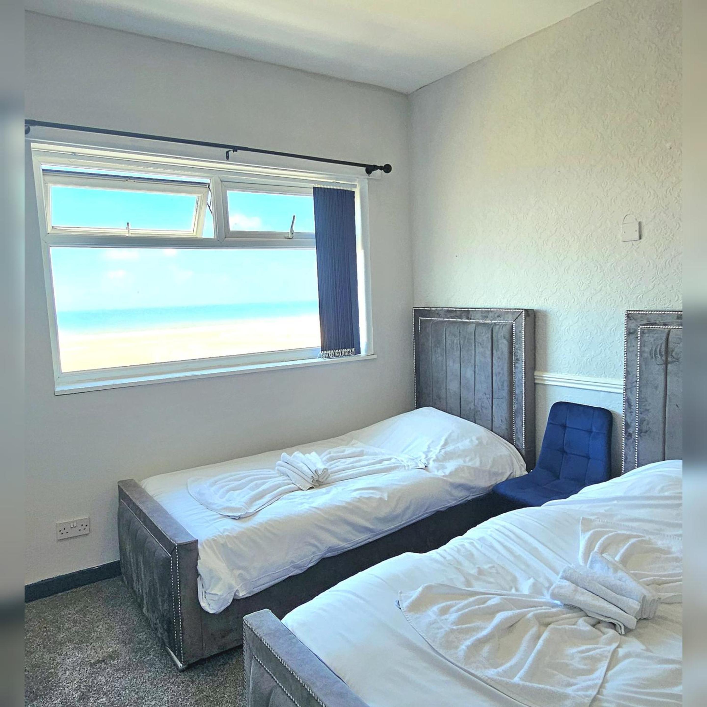 Twin Room with Sea View