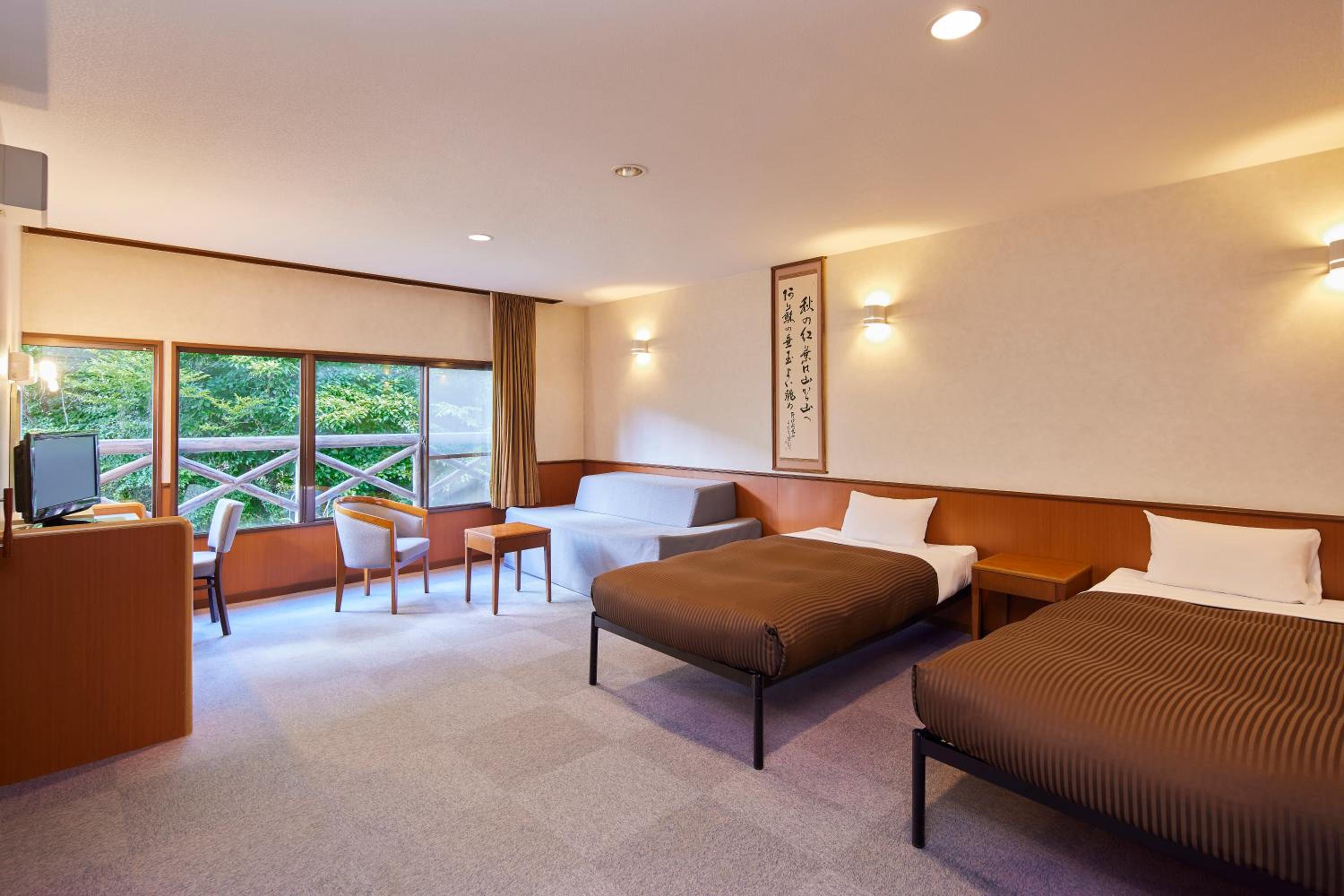 Accessible Room - Non-Smoking - East Wing