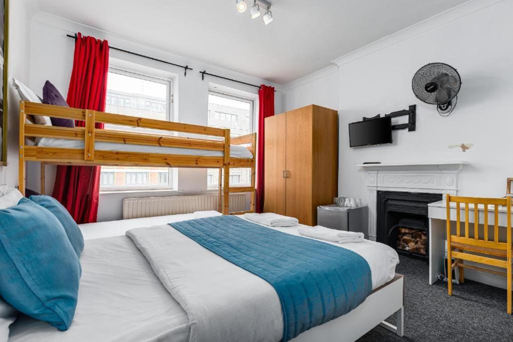 Economy Quadruple Room photo 2