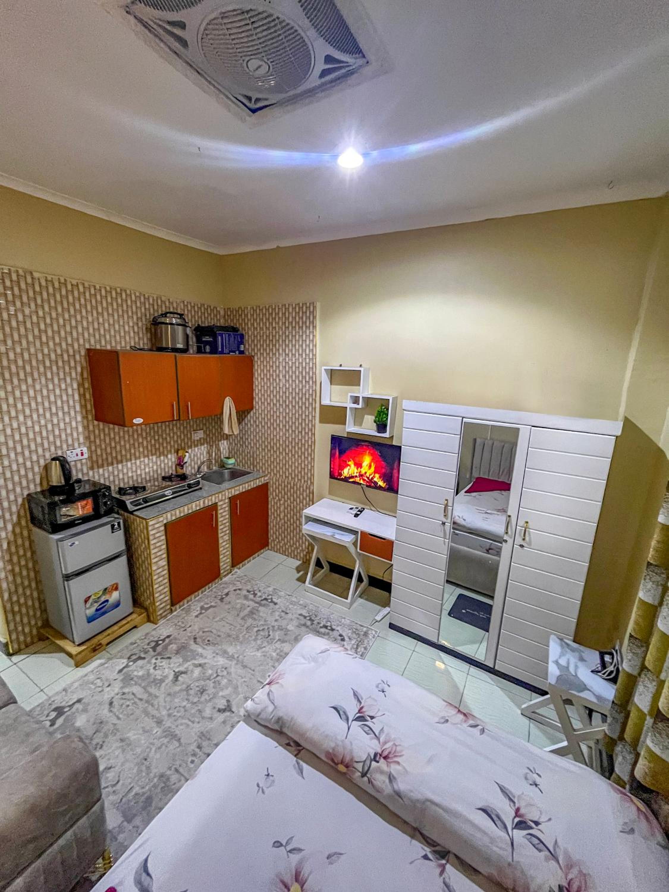 Studio Apartment photo 1