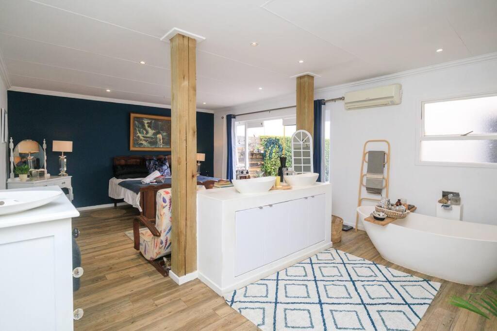 Three-Bedroom House photo 1