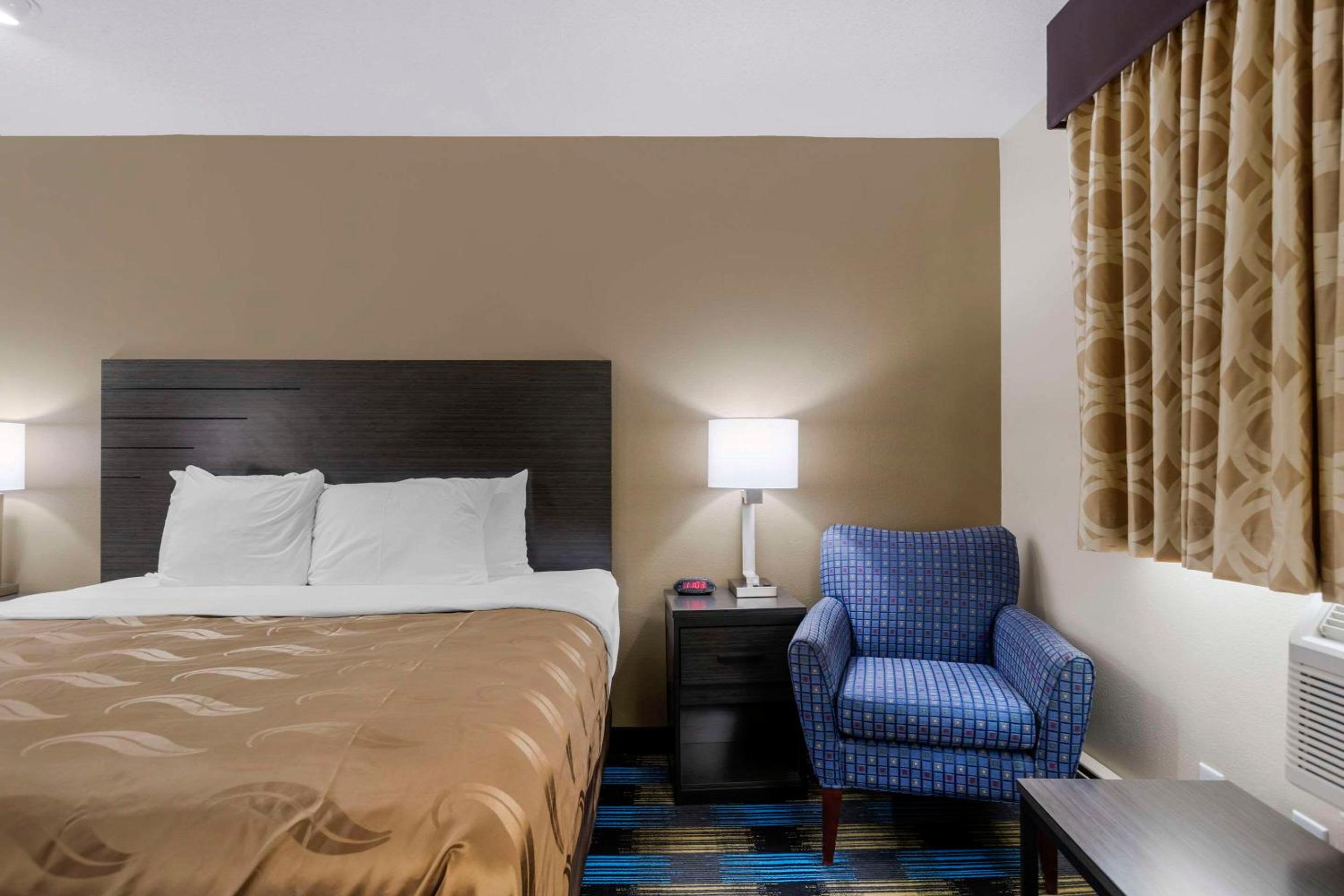 King Room with Whirlpool - Non-Smoking - Photo 2