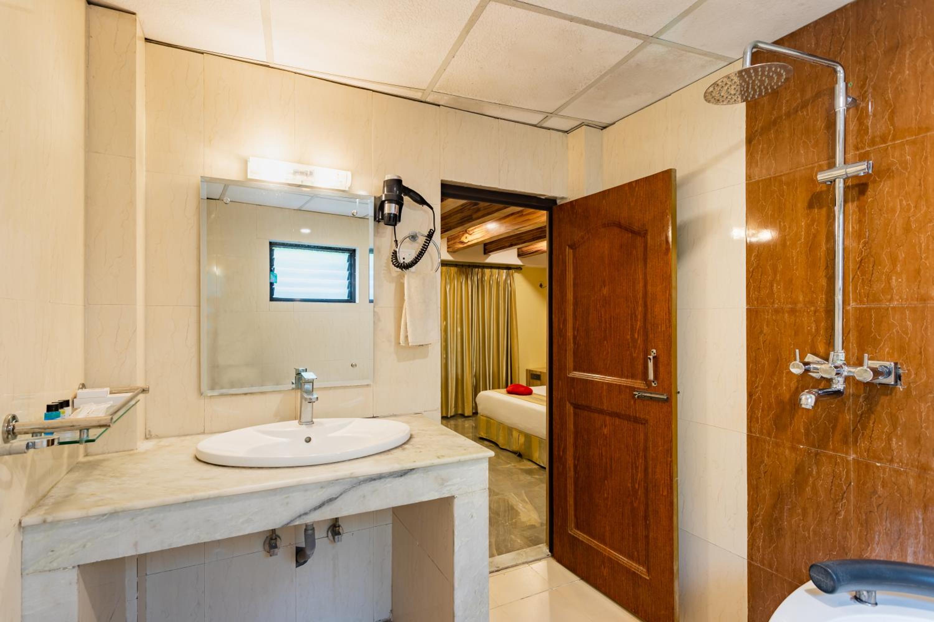 Suite - Photo 4