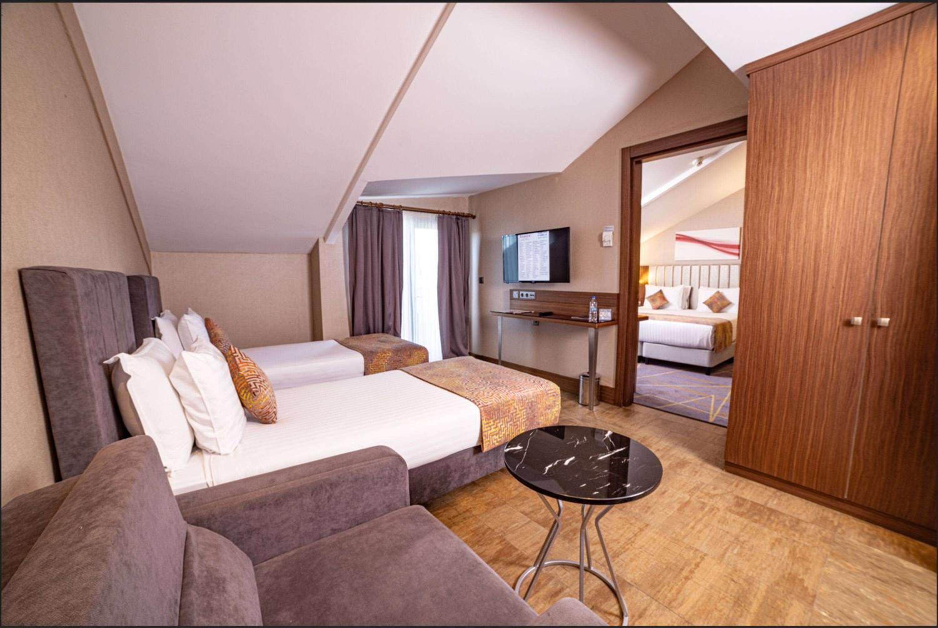 Family Suite with Balcony photo 1