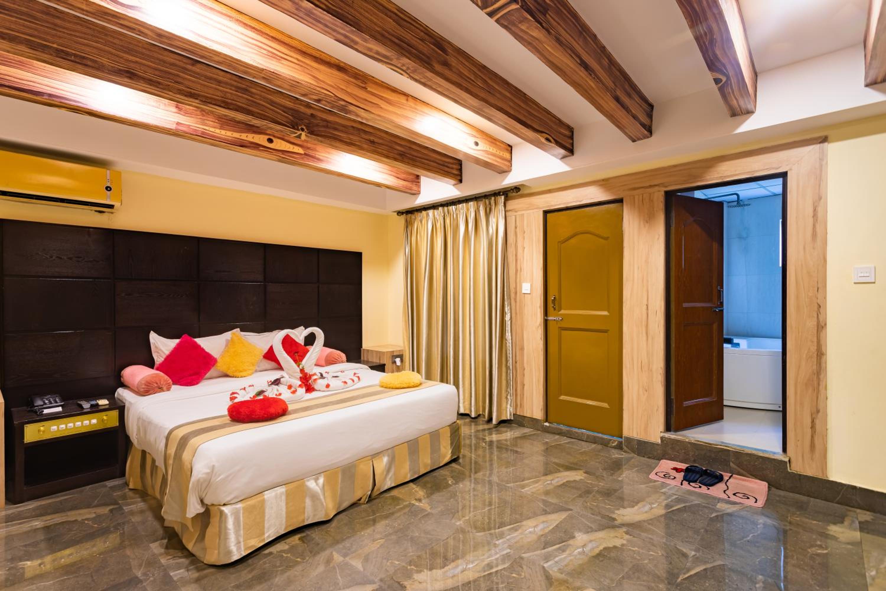 Suite - Photo 5