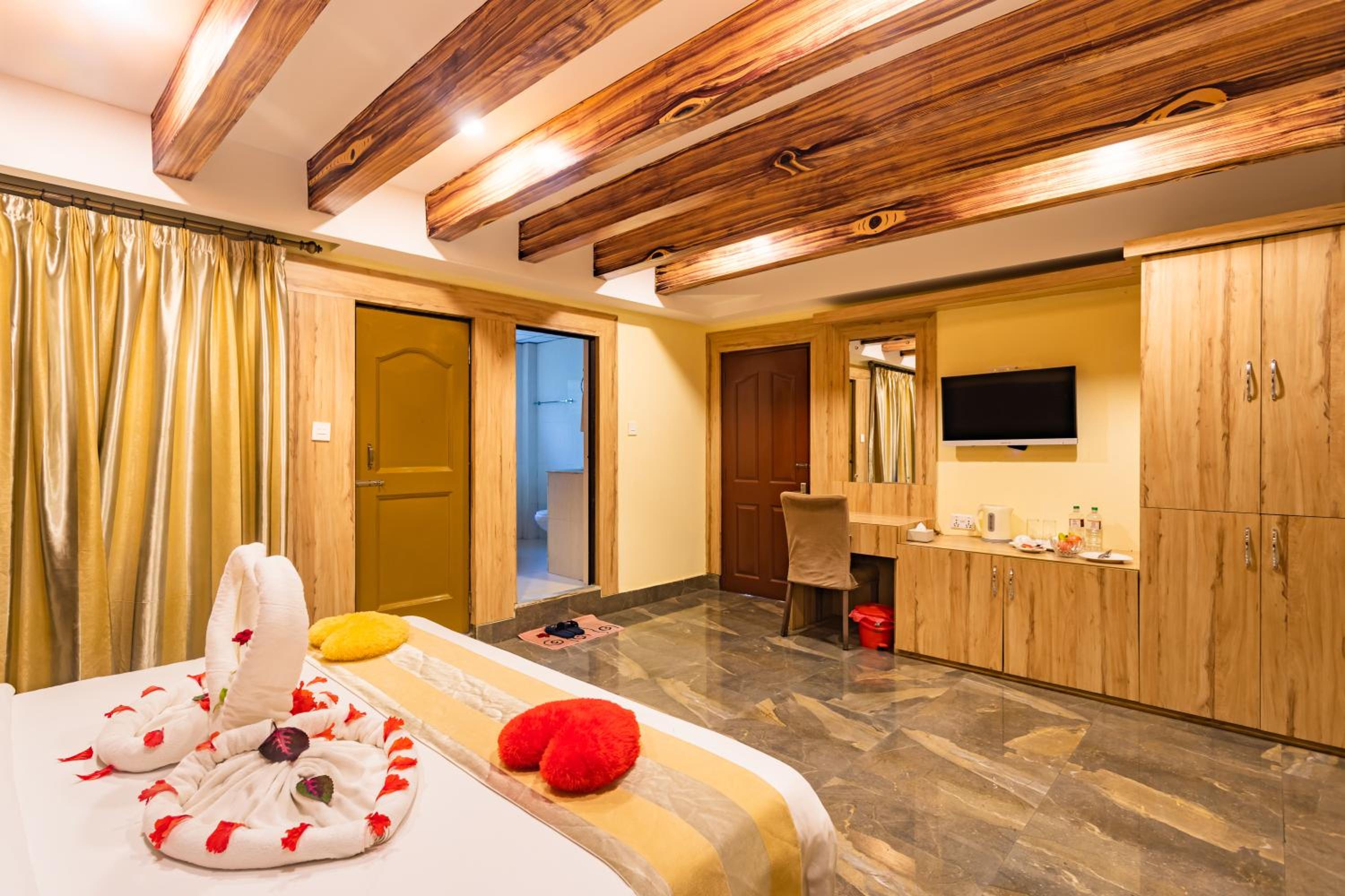 Suite - Photo 9
