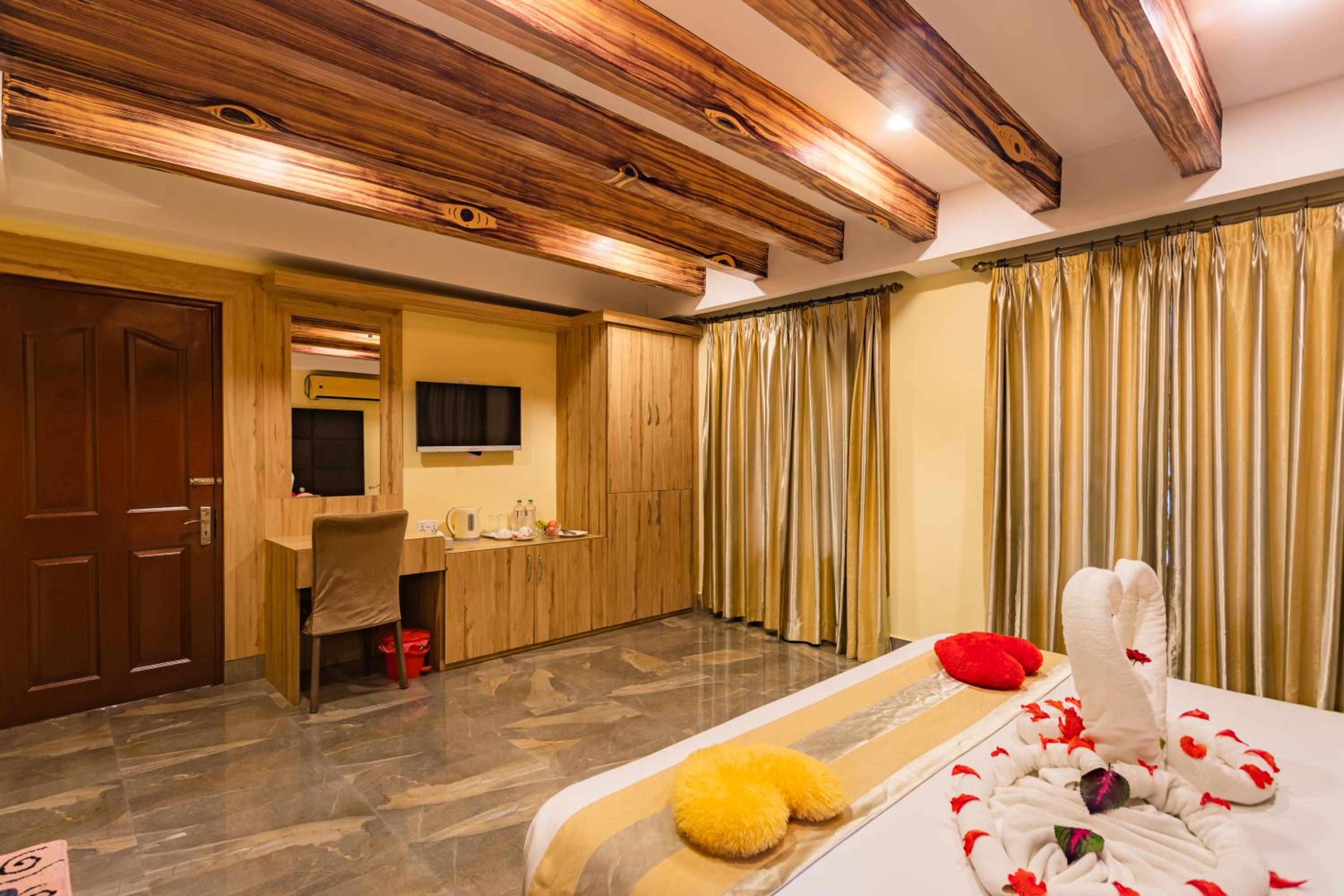 Suite - Photo 7