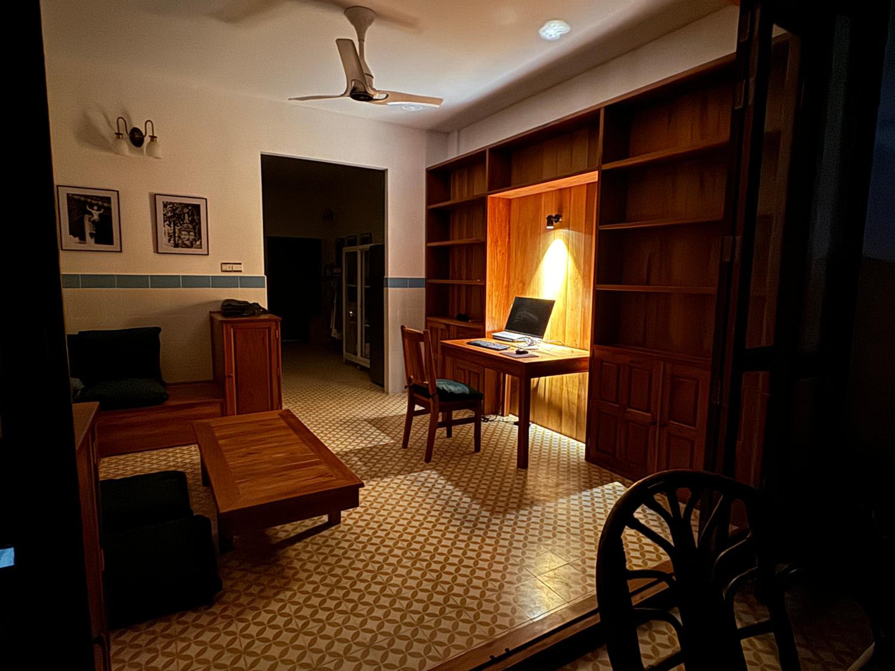 Family Room With Balcony photo 1