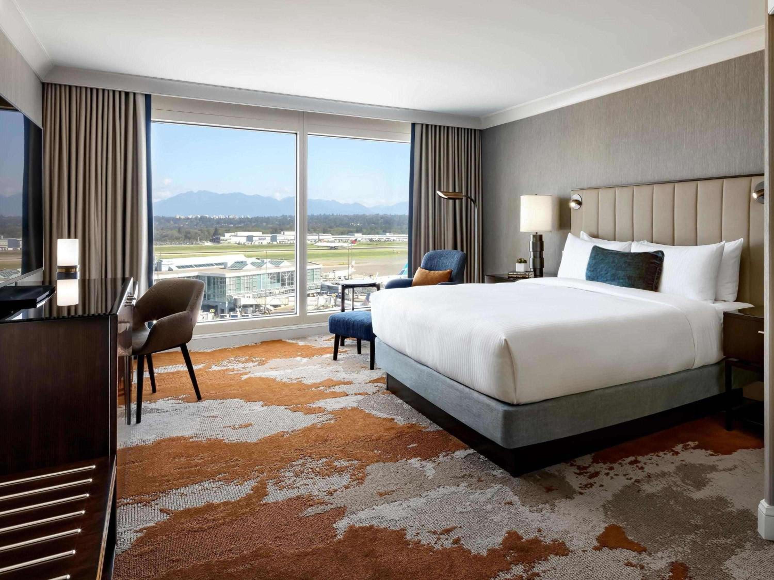 Fairmont Room with King Bed - Photo 1
