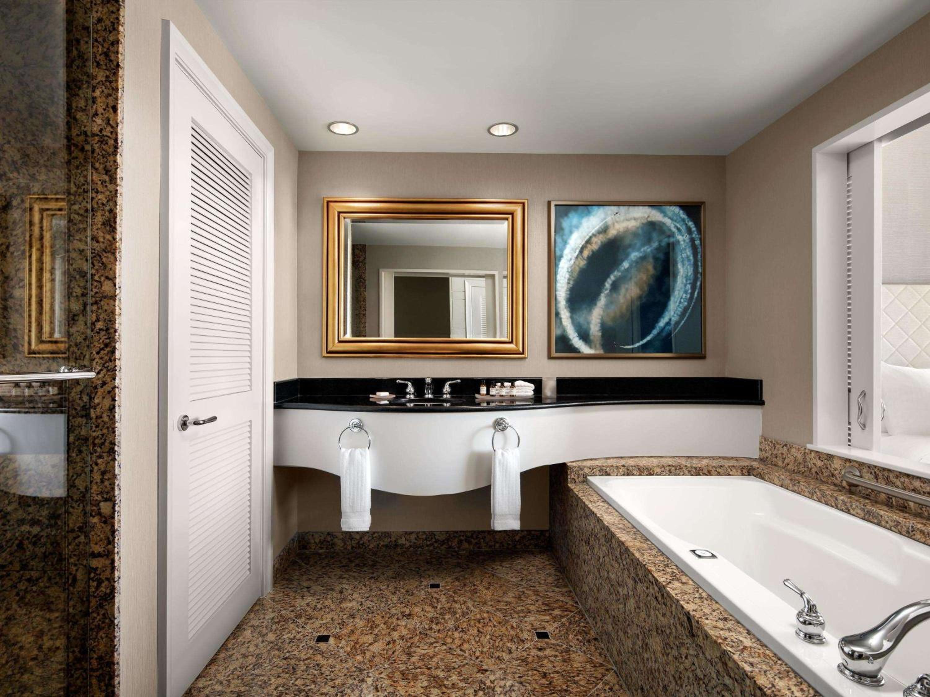 Fairmont Gold King Room - Photo 3