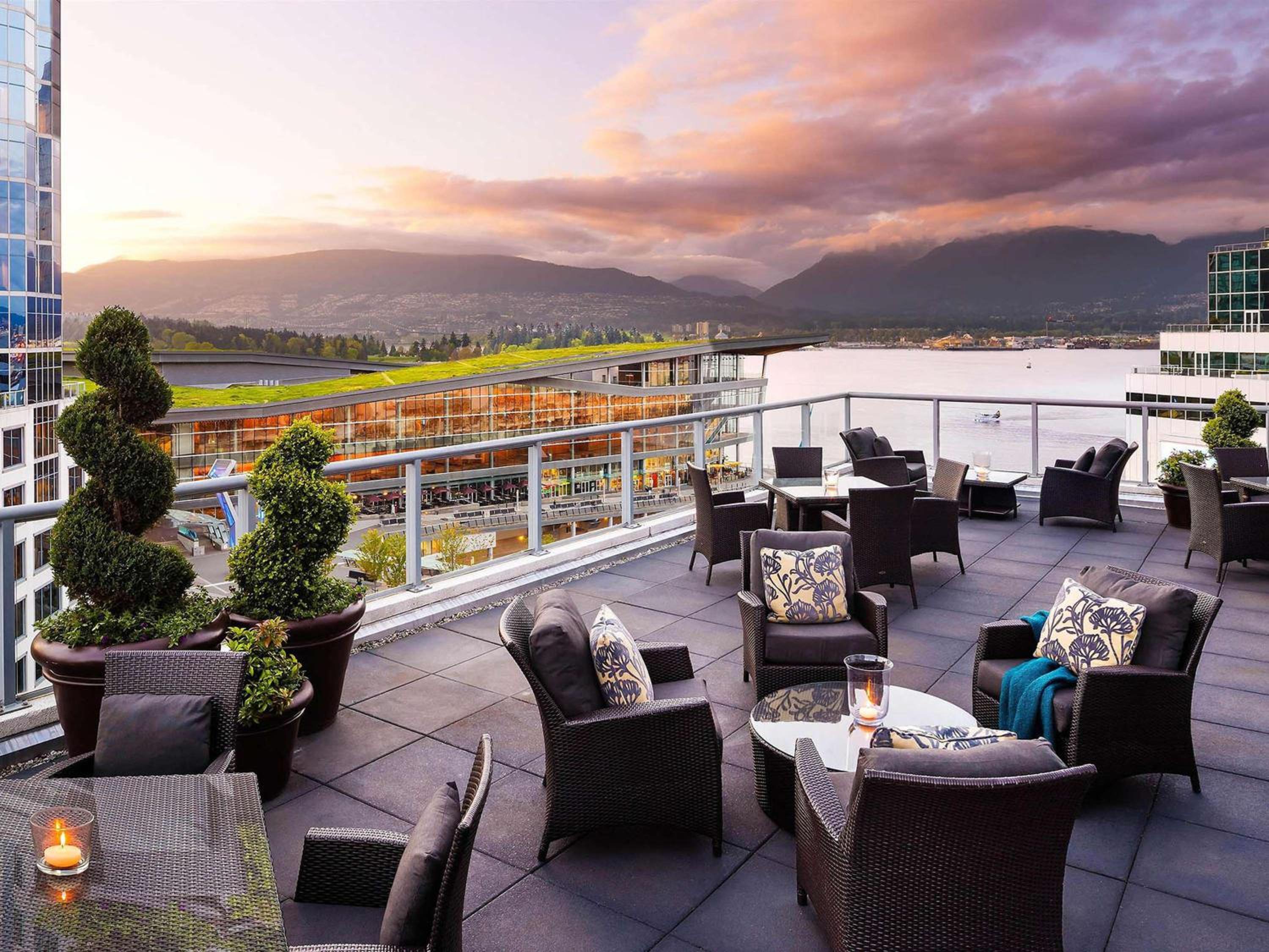 Fairmont Gold Harbor View Room with King Bed