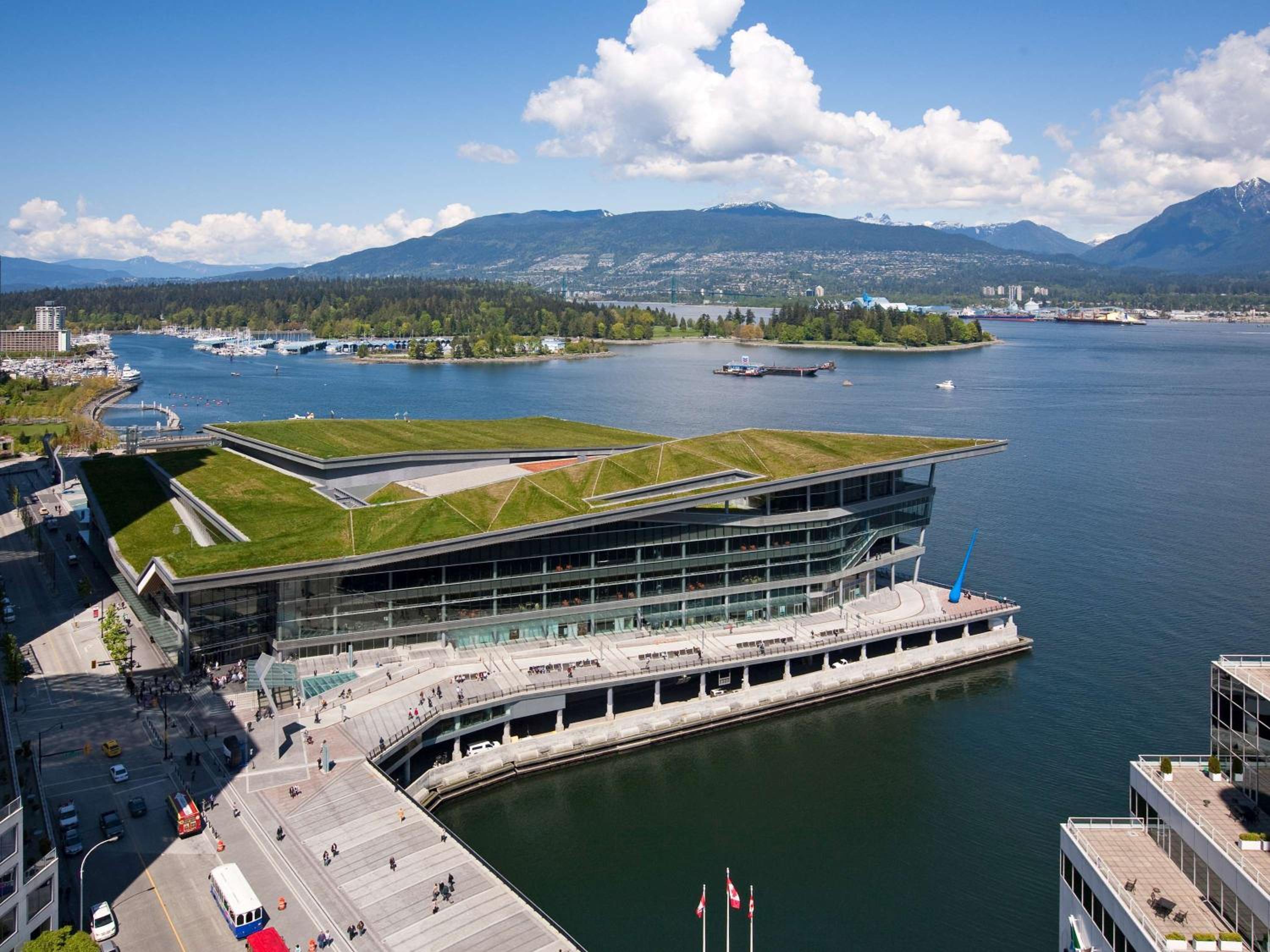 Signature Harbor and Stanley Park View Room with King Bed