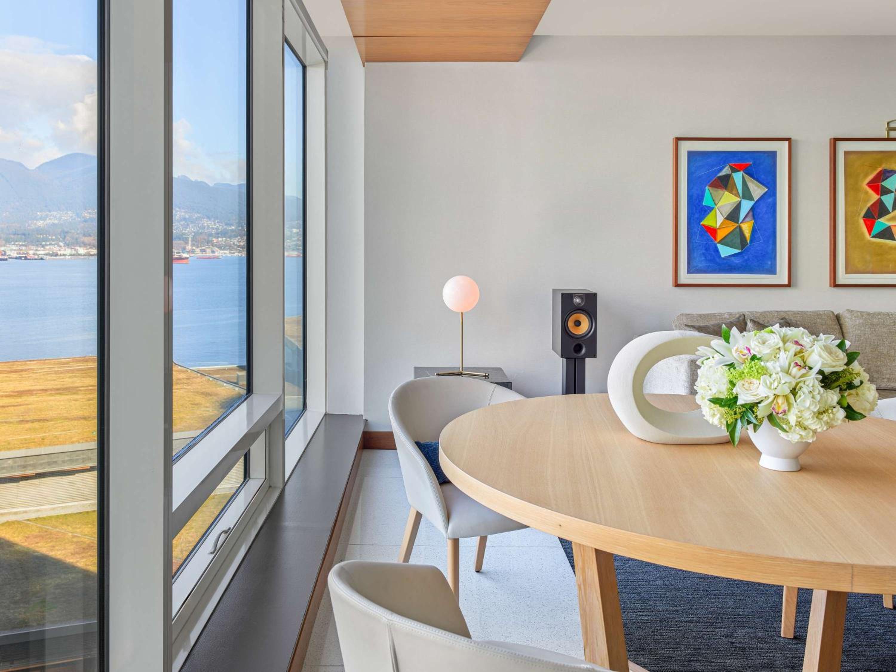 Signature Harbor King Suite with Harbor View