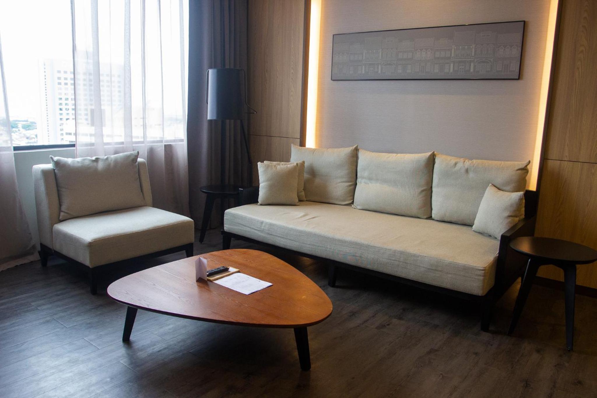 Deluxe King Suite with Sea View