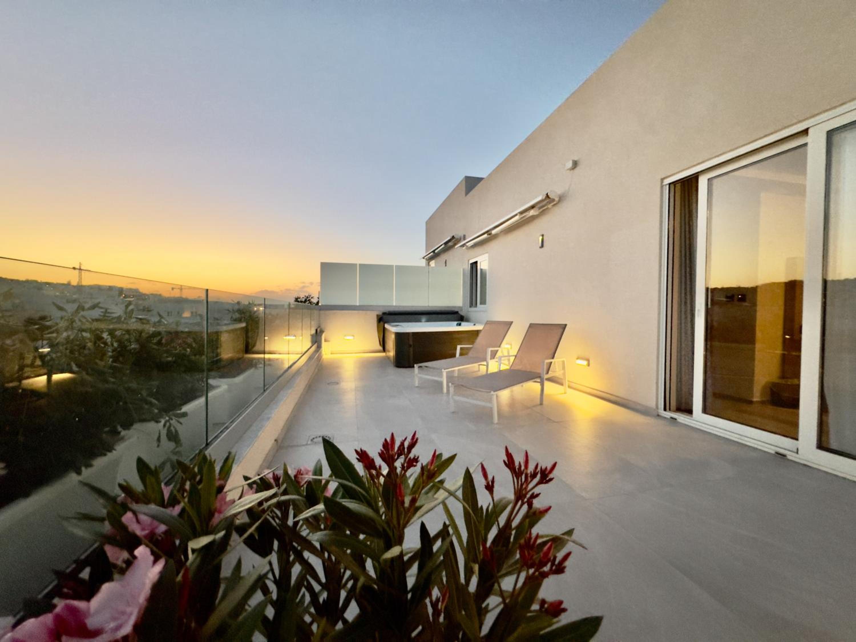 Double Room with Terrace - Photo 19