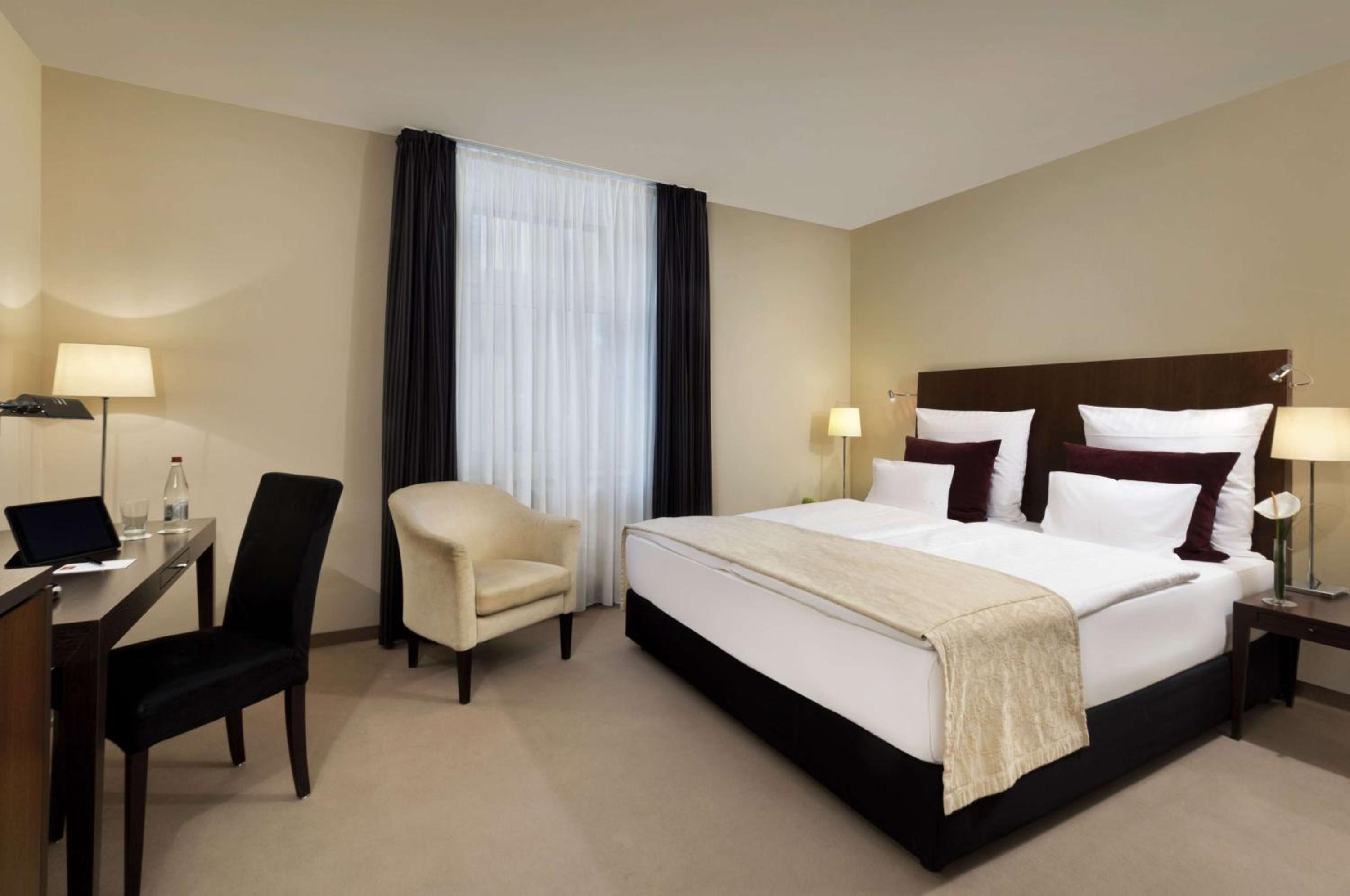 Superior Plus Queen room