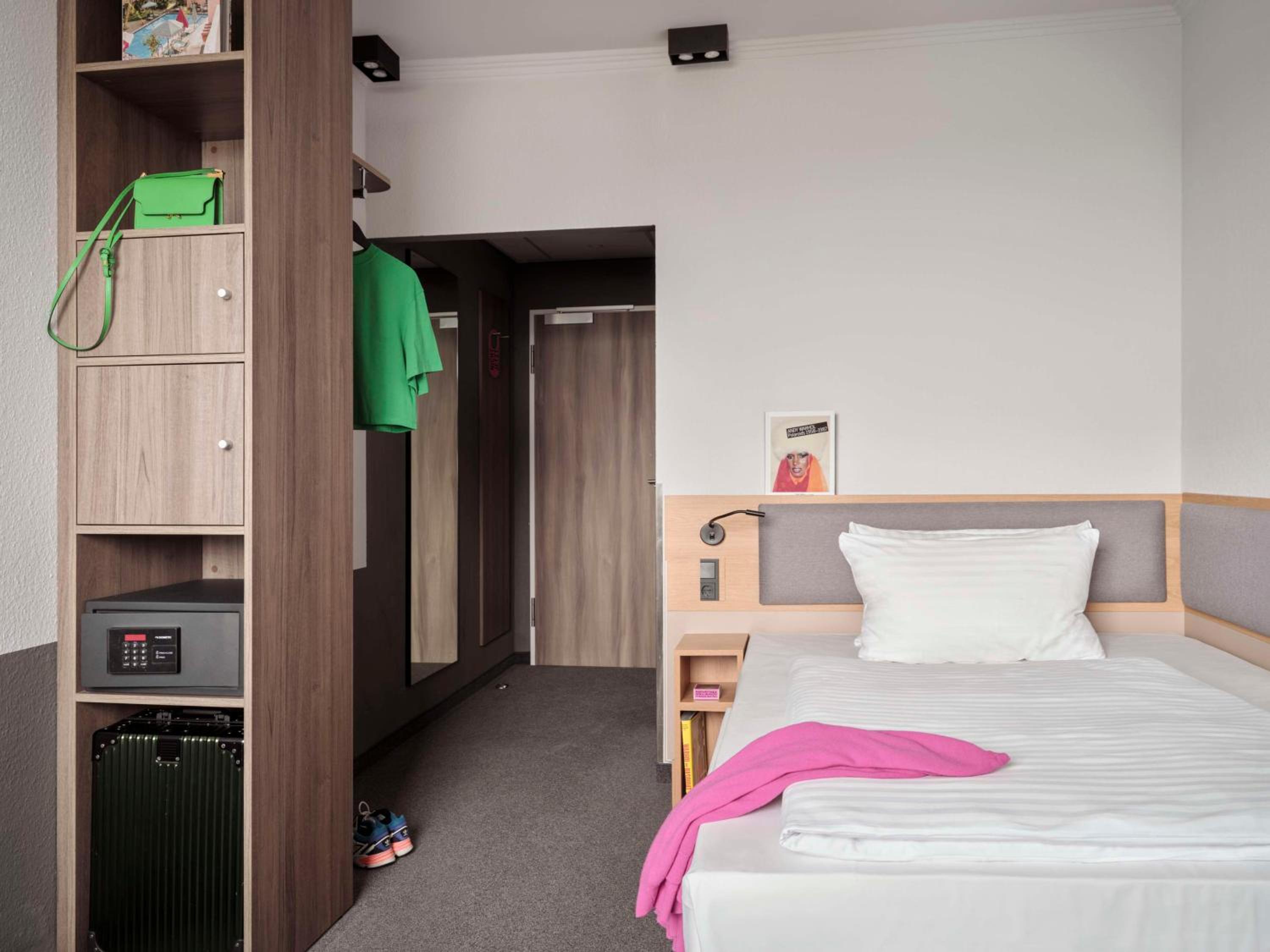 Comfort Single Room - Free City Ticket photo 1