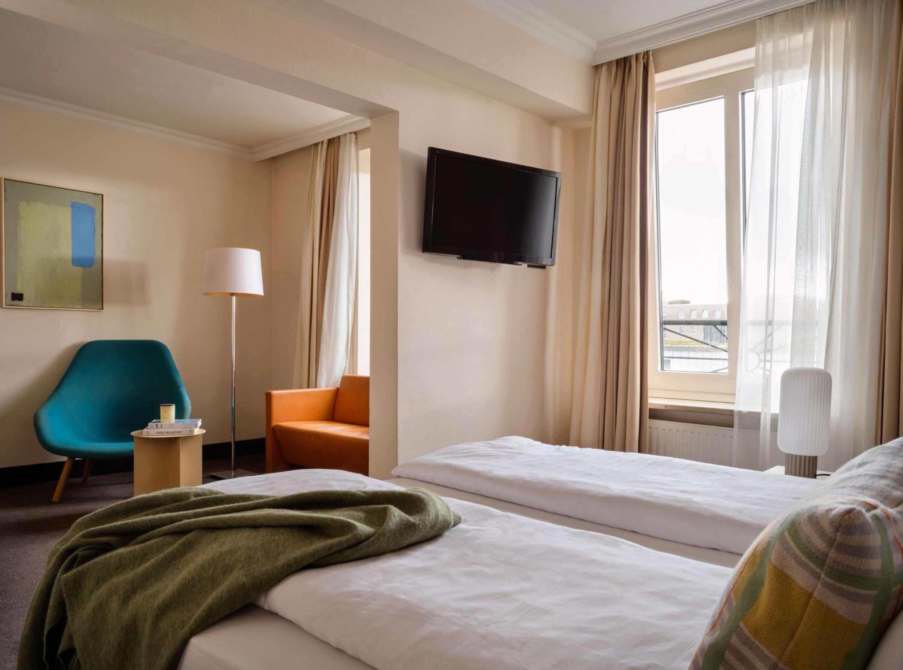 Signature Twin Room