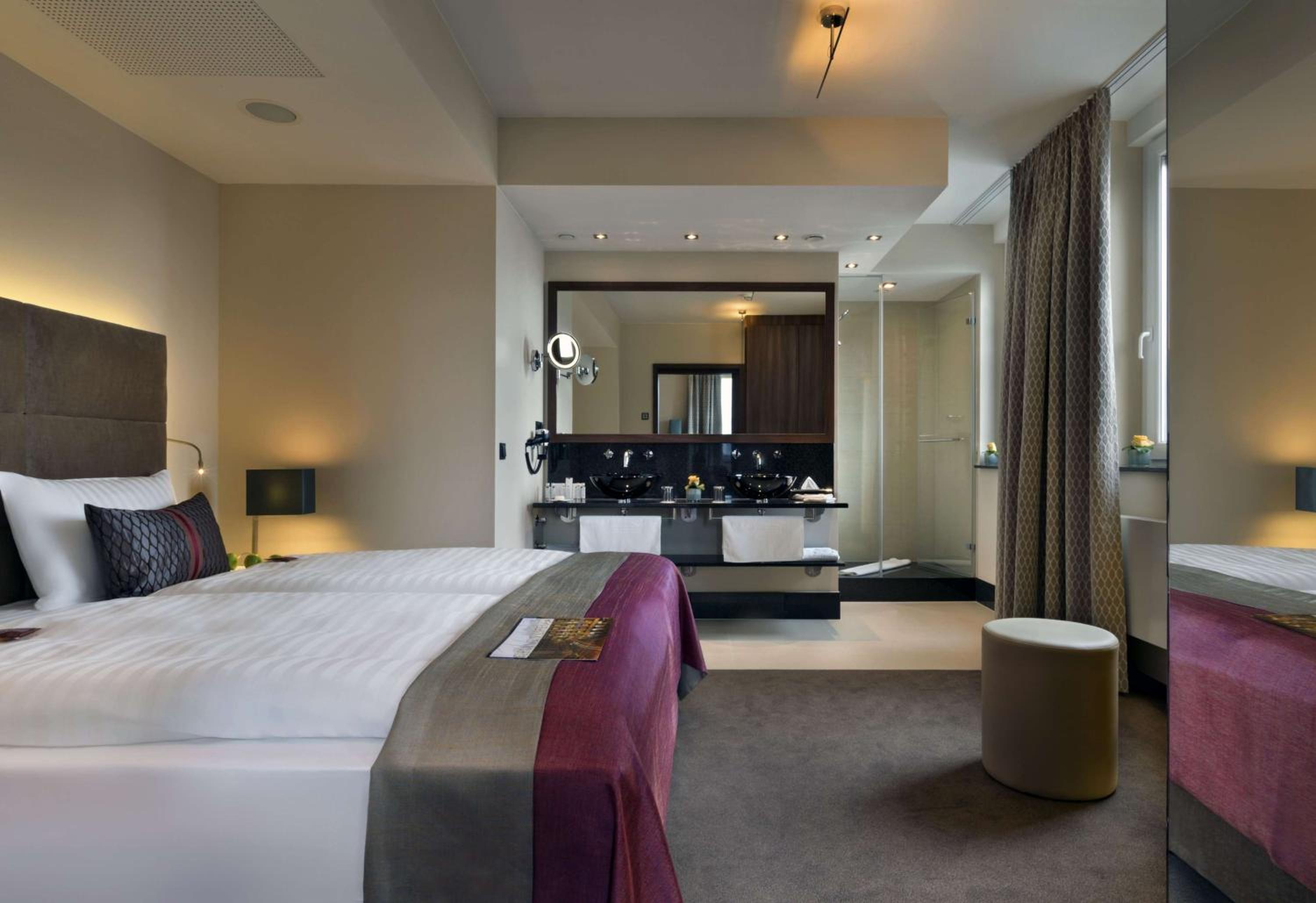 Signature Suite