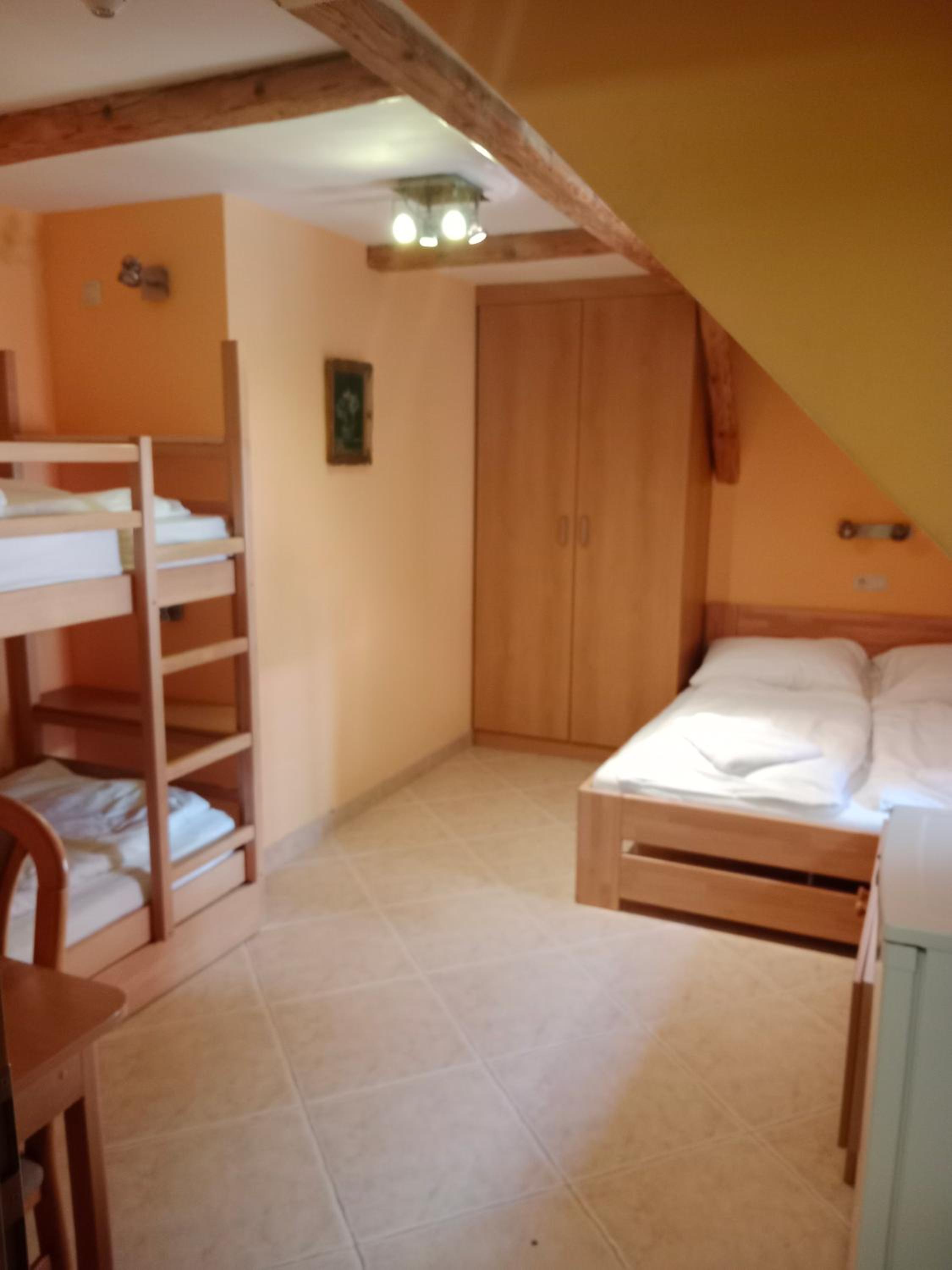 Quadruple Room with Private Bathroom photo 1