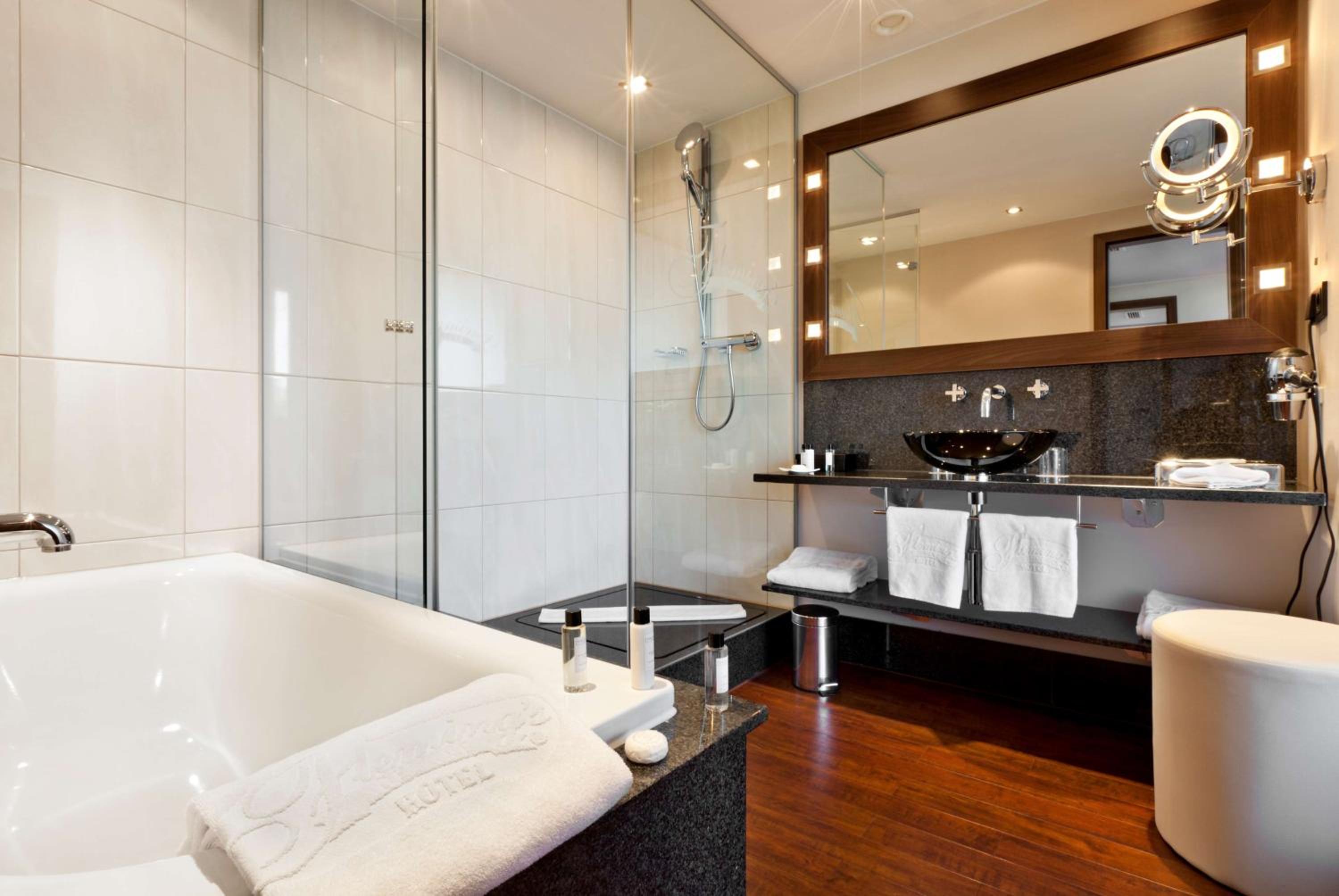 Signature Double Room thumbnail 5
