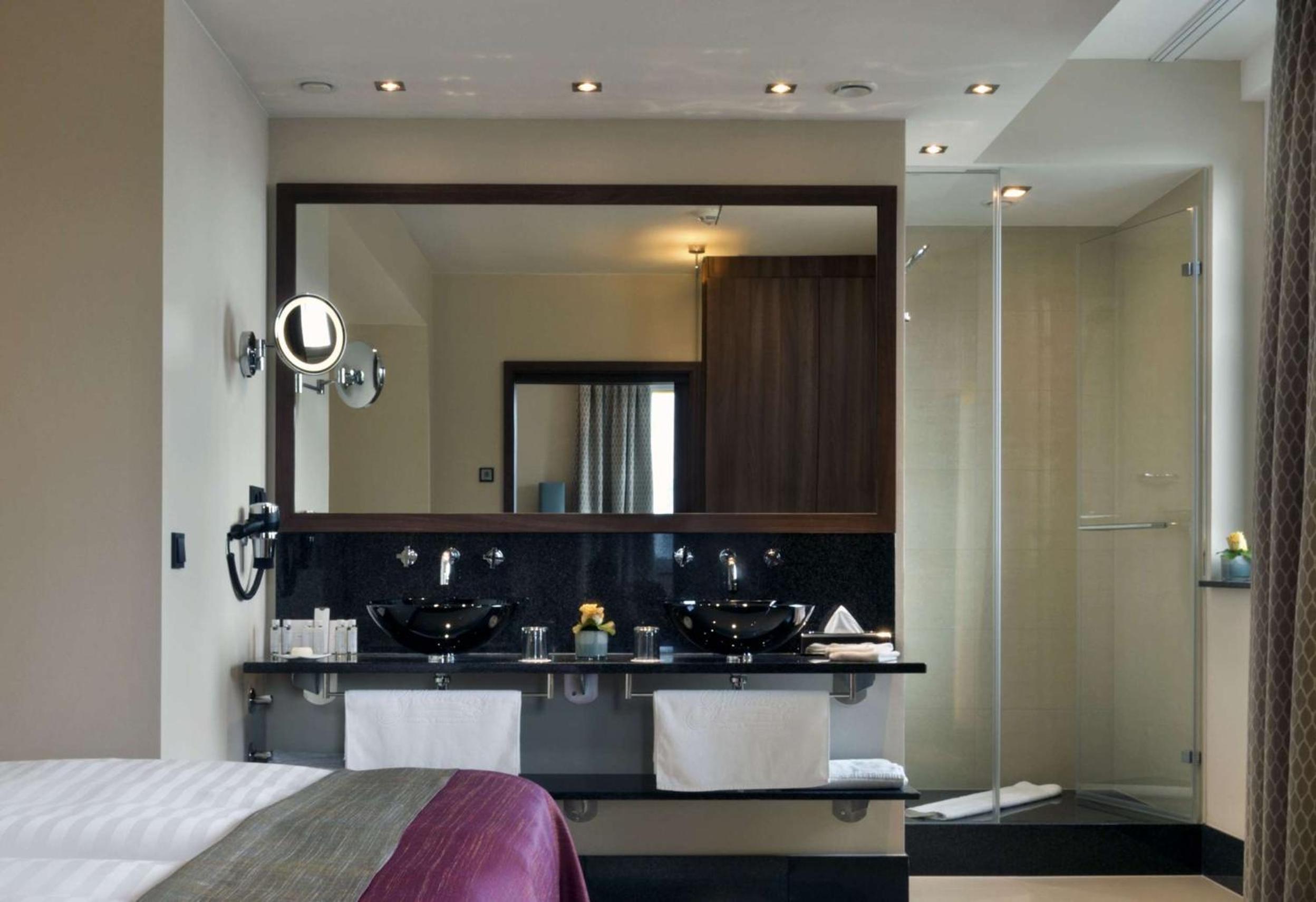 Signature Suite