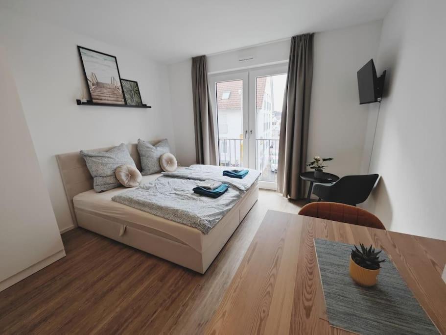 One-Bedroom Apartment photo 1