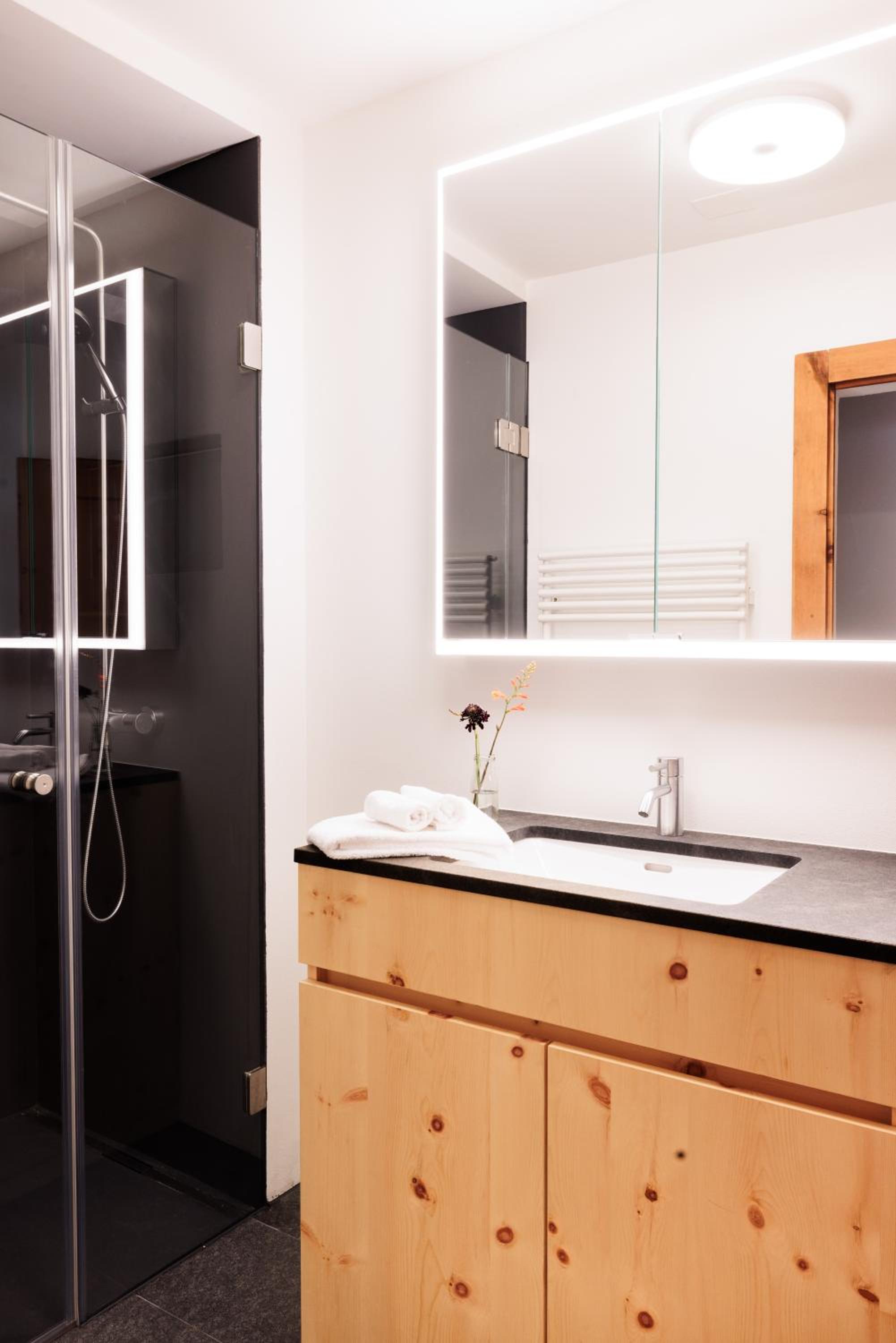 Three-Bedroom Superior Apartment - Photo 12