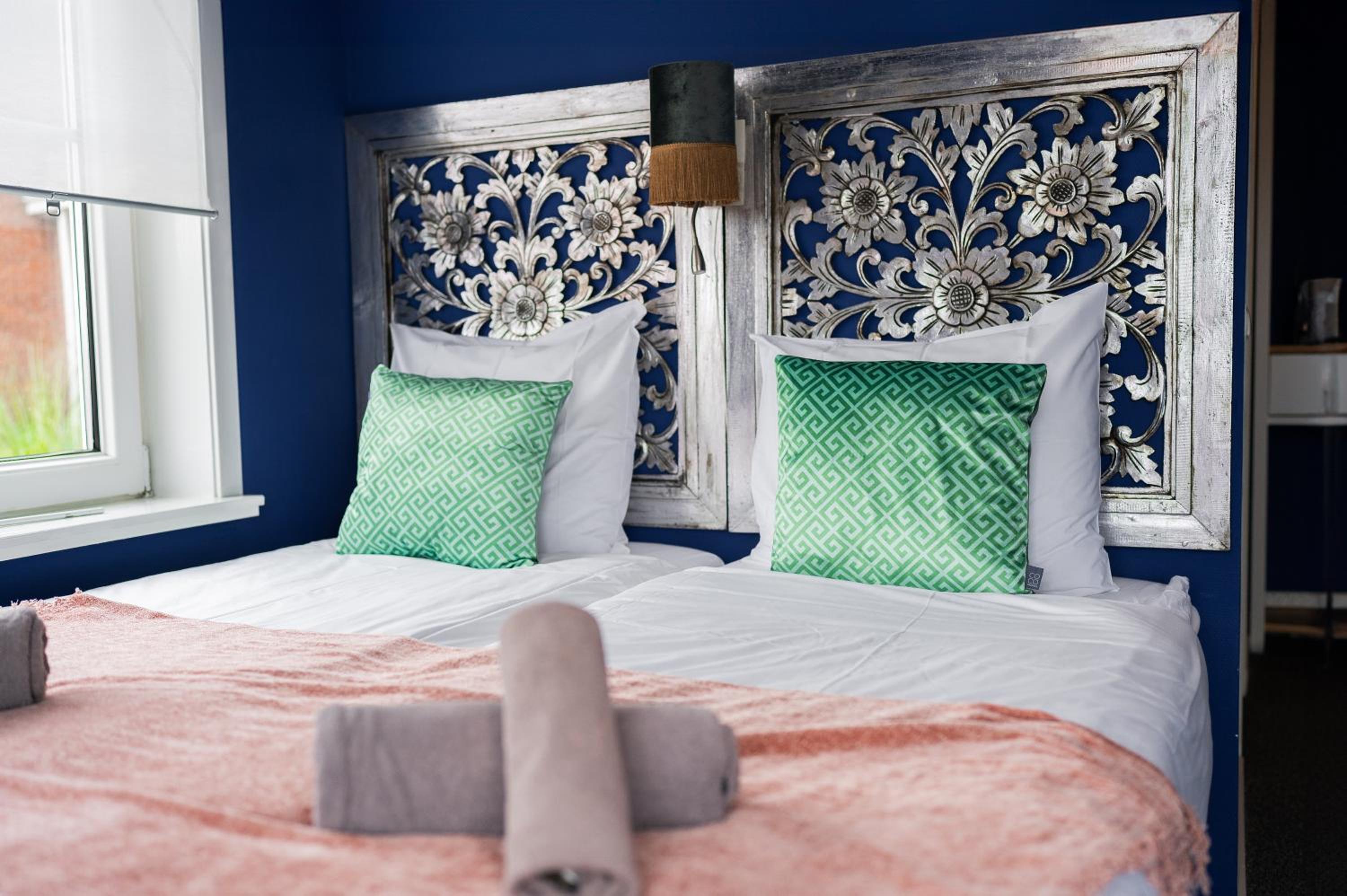 Twin Room with Balcony - Photo 4