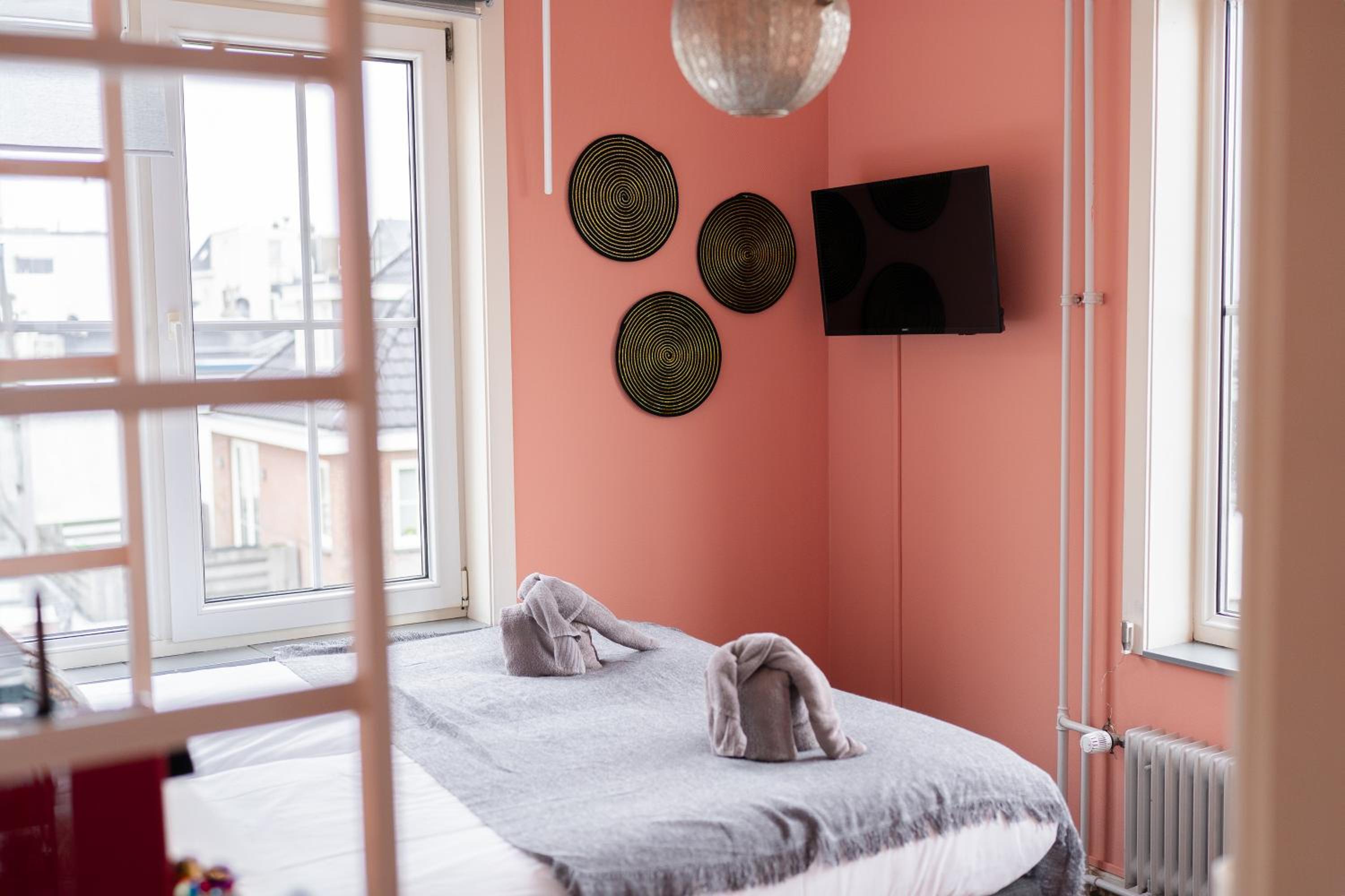 Small Twin Room - Photo 7