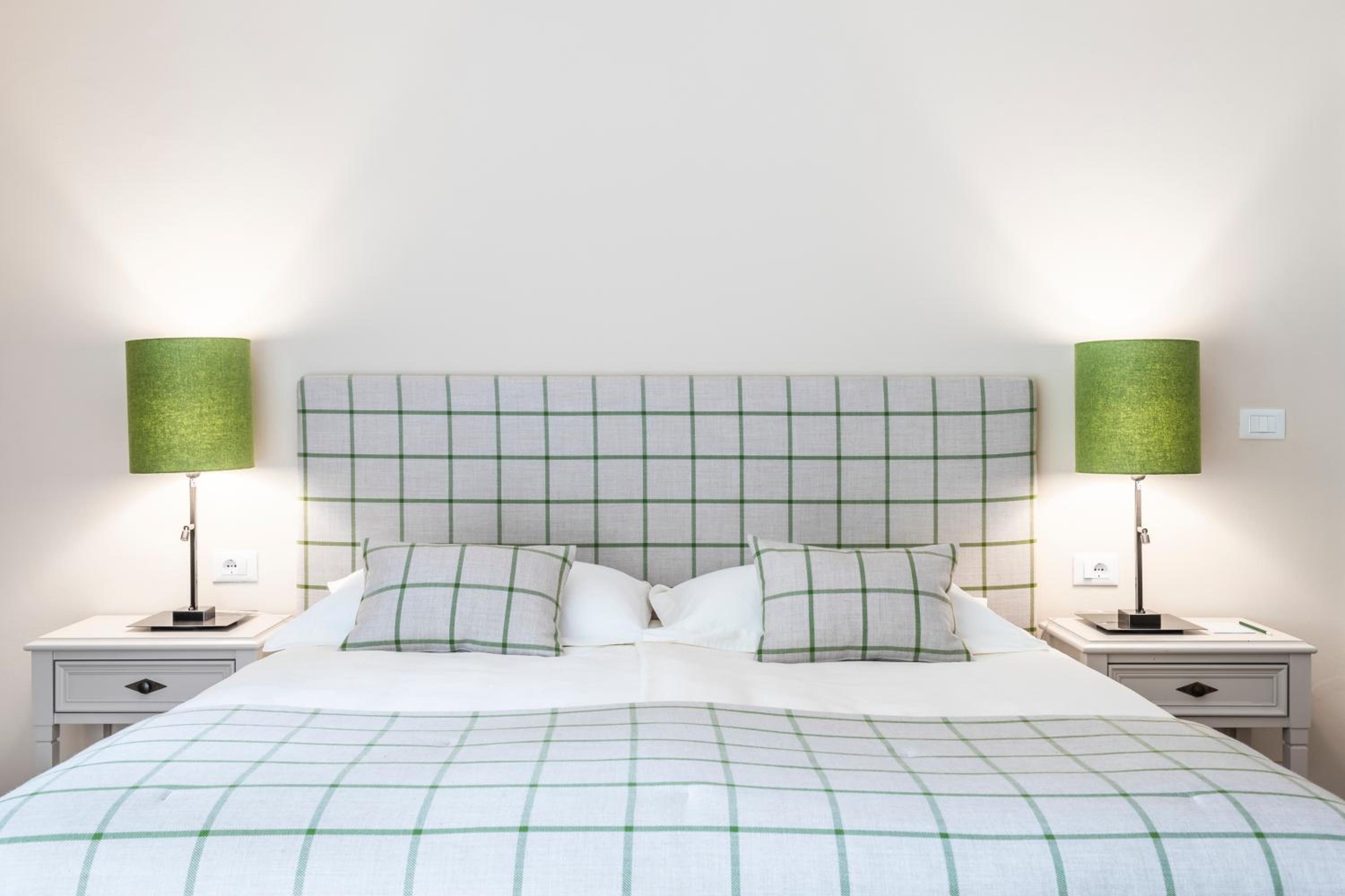 Superior Double Room with Balcony - Photo 5