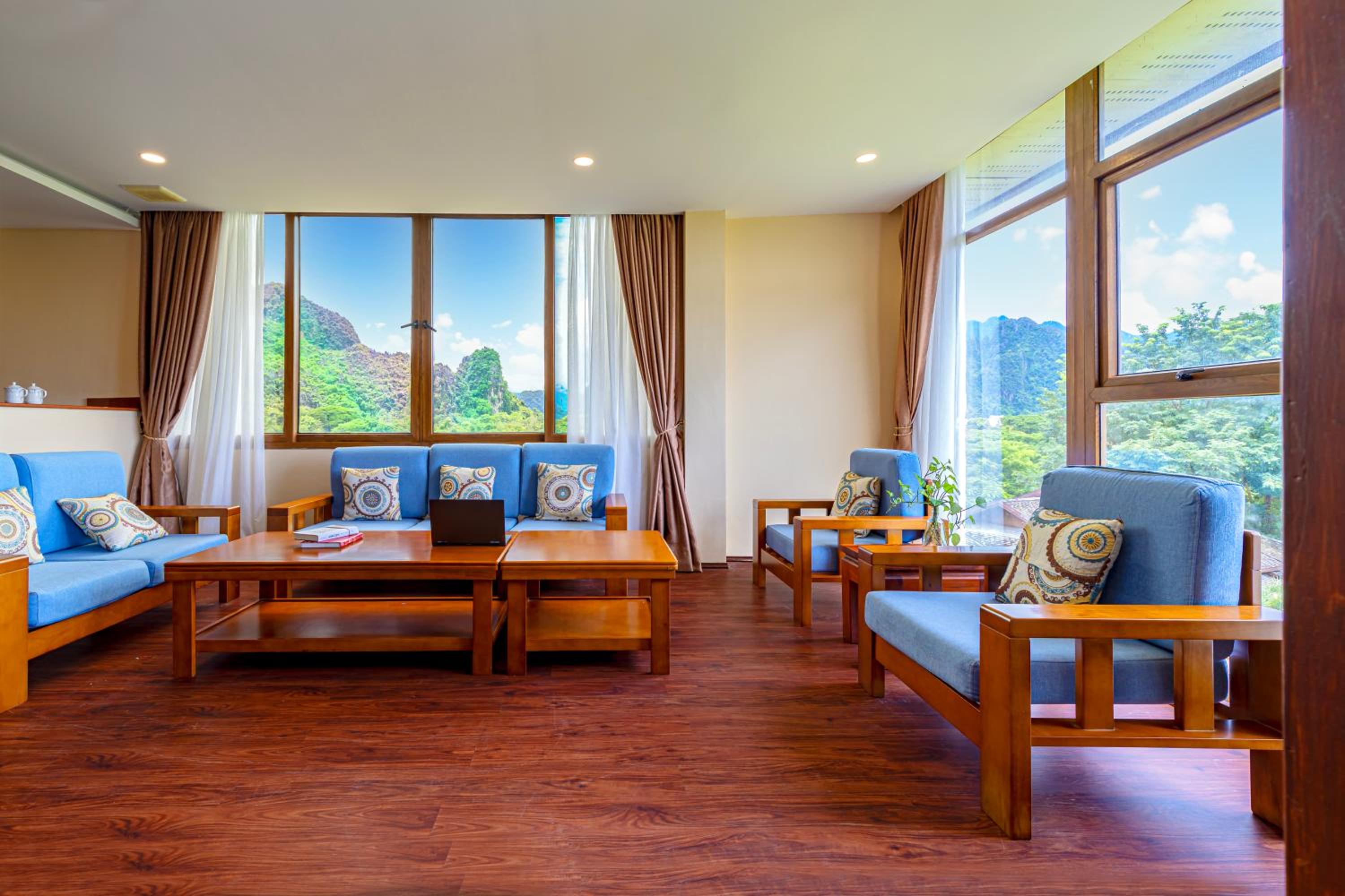 Executive Suite photo 2