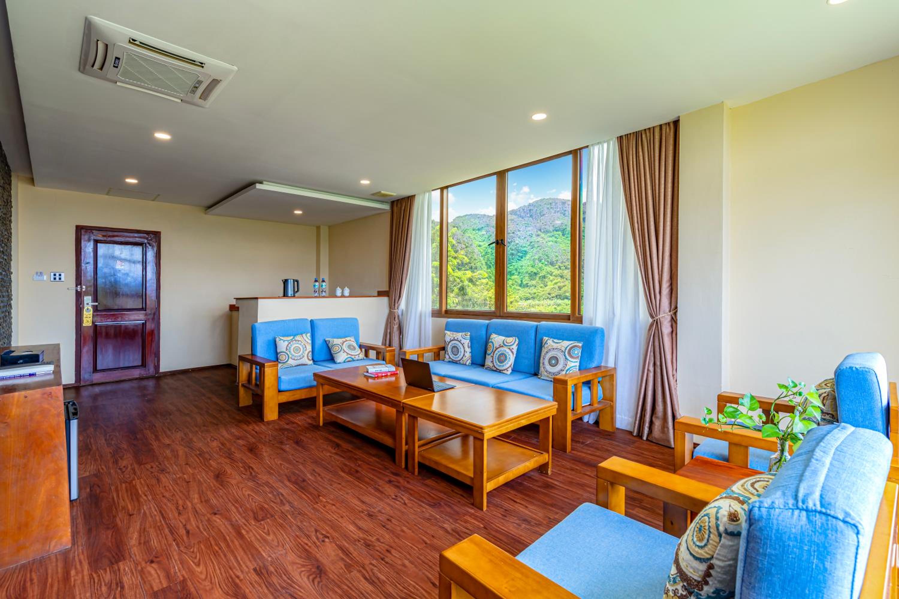 Executive Suite photo 3