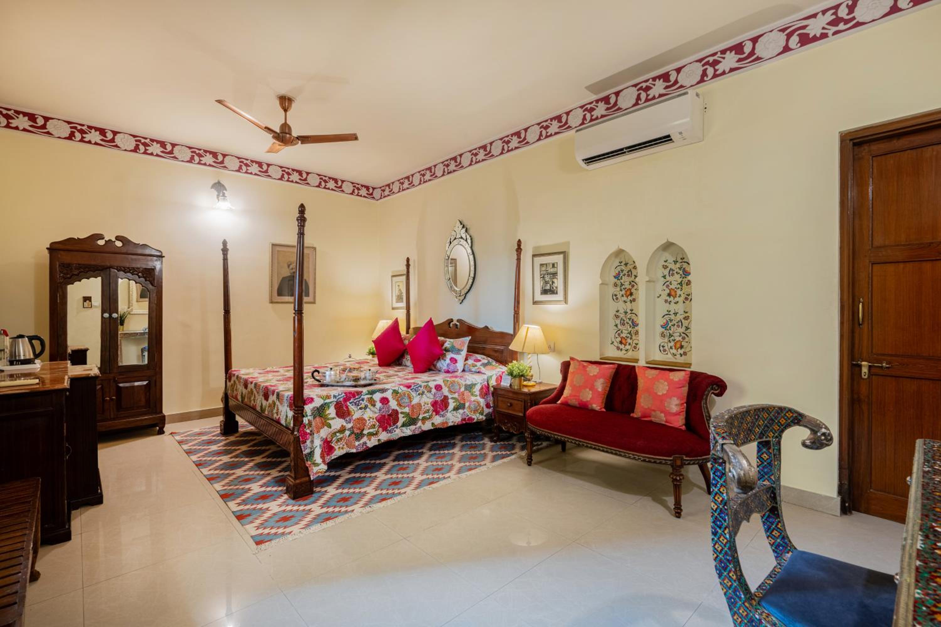 Super Deluxe Double room with complimentary Airport pickup. - Photo 11