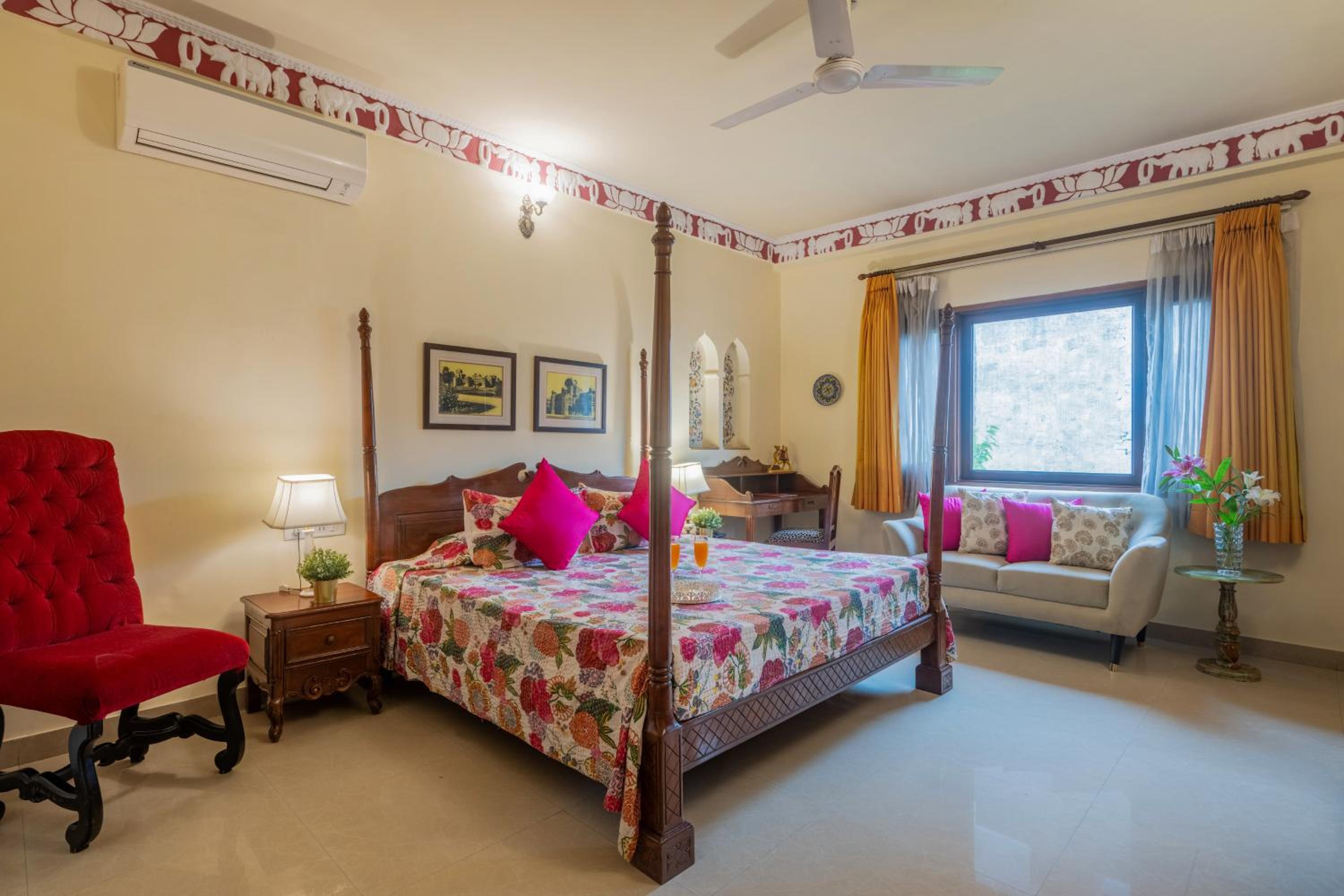 Deluxe Double Room with complimentary Airport pick up - Photo 1