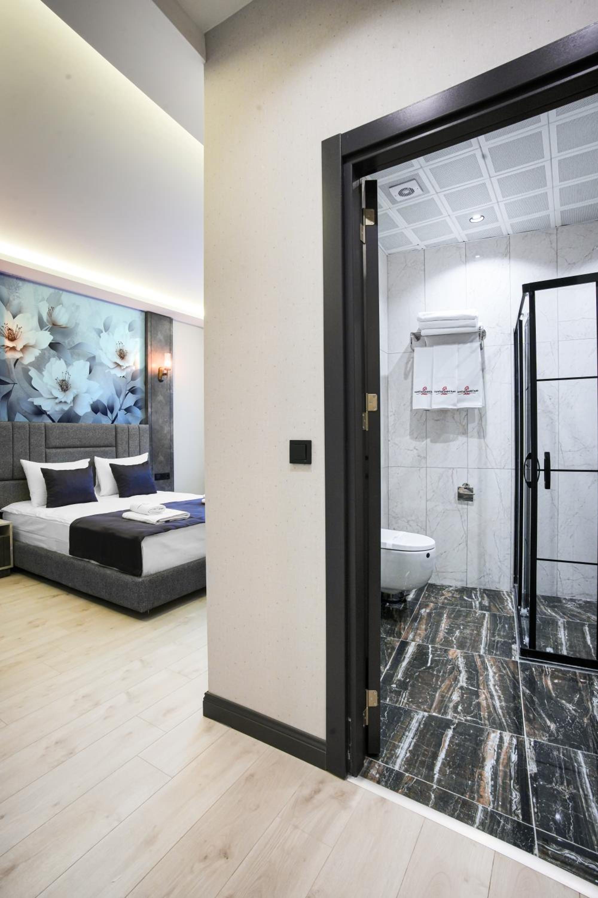 Deluxe Double Room photo 3