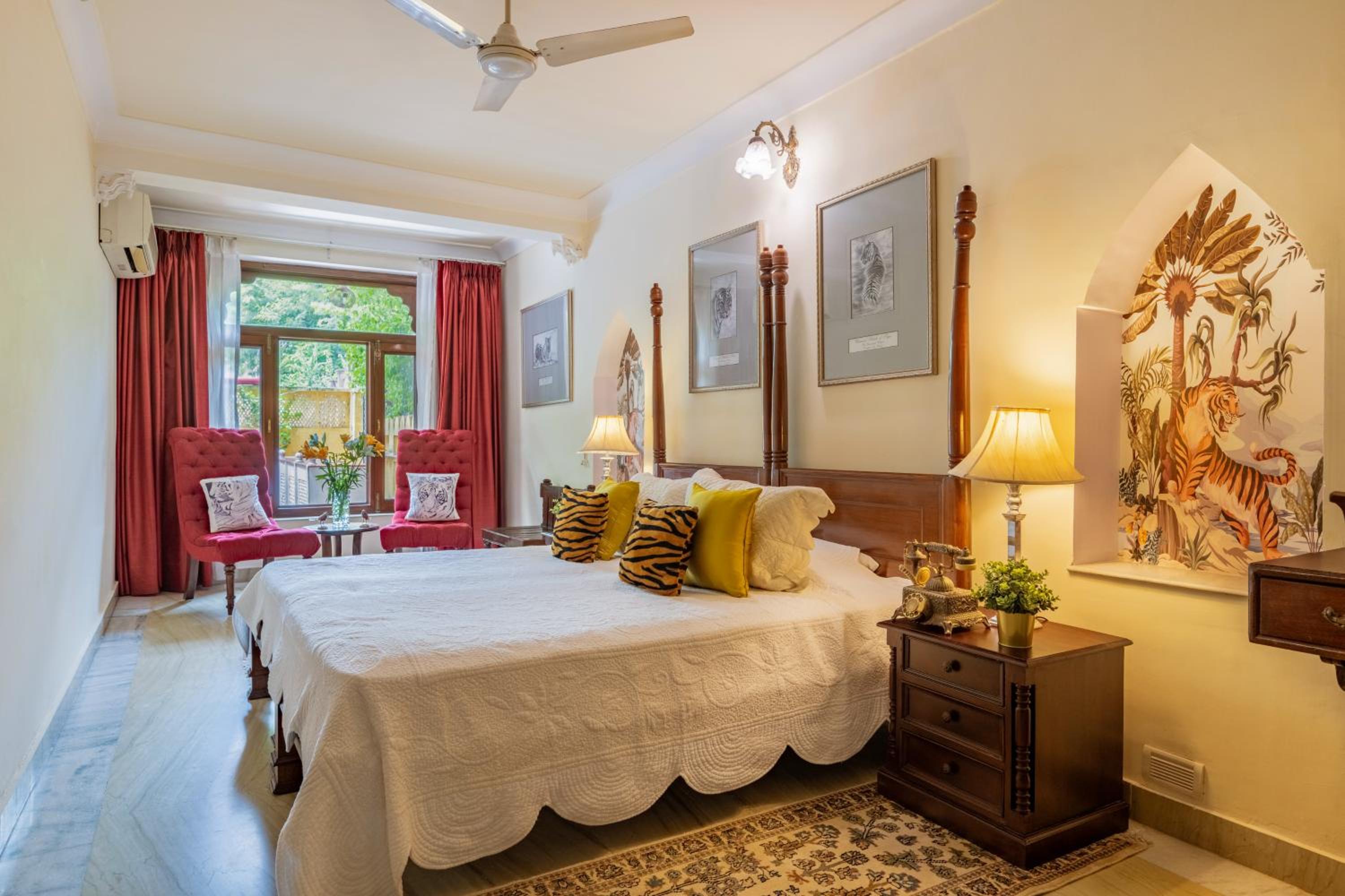 Deluxe Double Room with complimentary Airport pick up - Photo 9