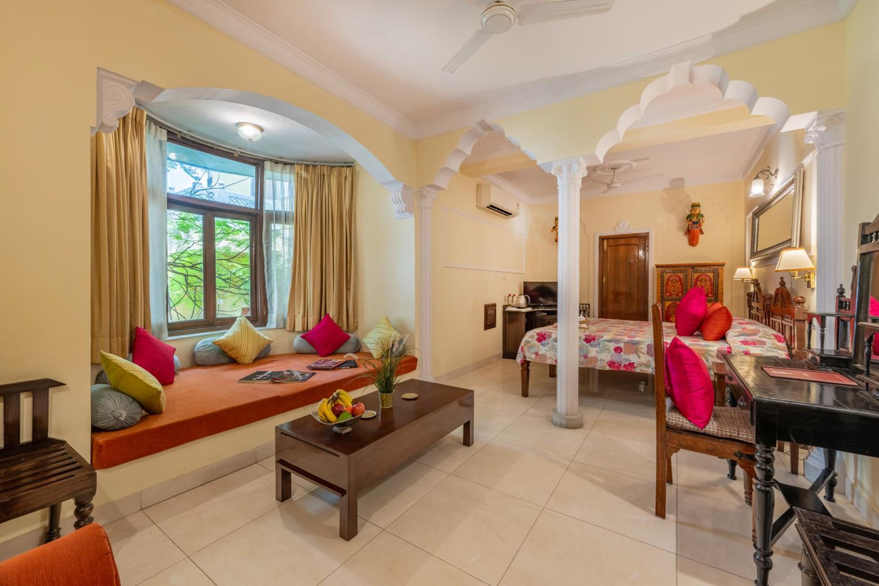 Super Deluxe Double room with complimentary Airport pickup. - Photo 5
